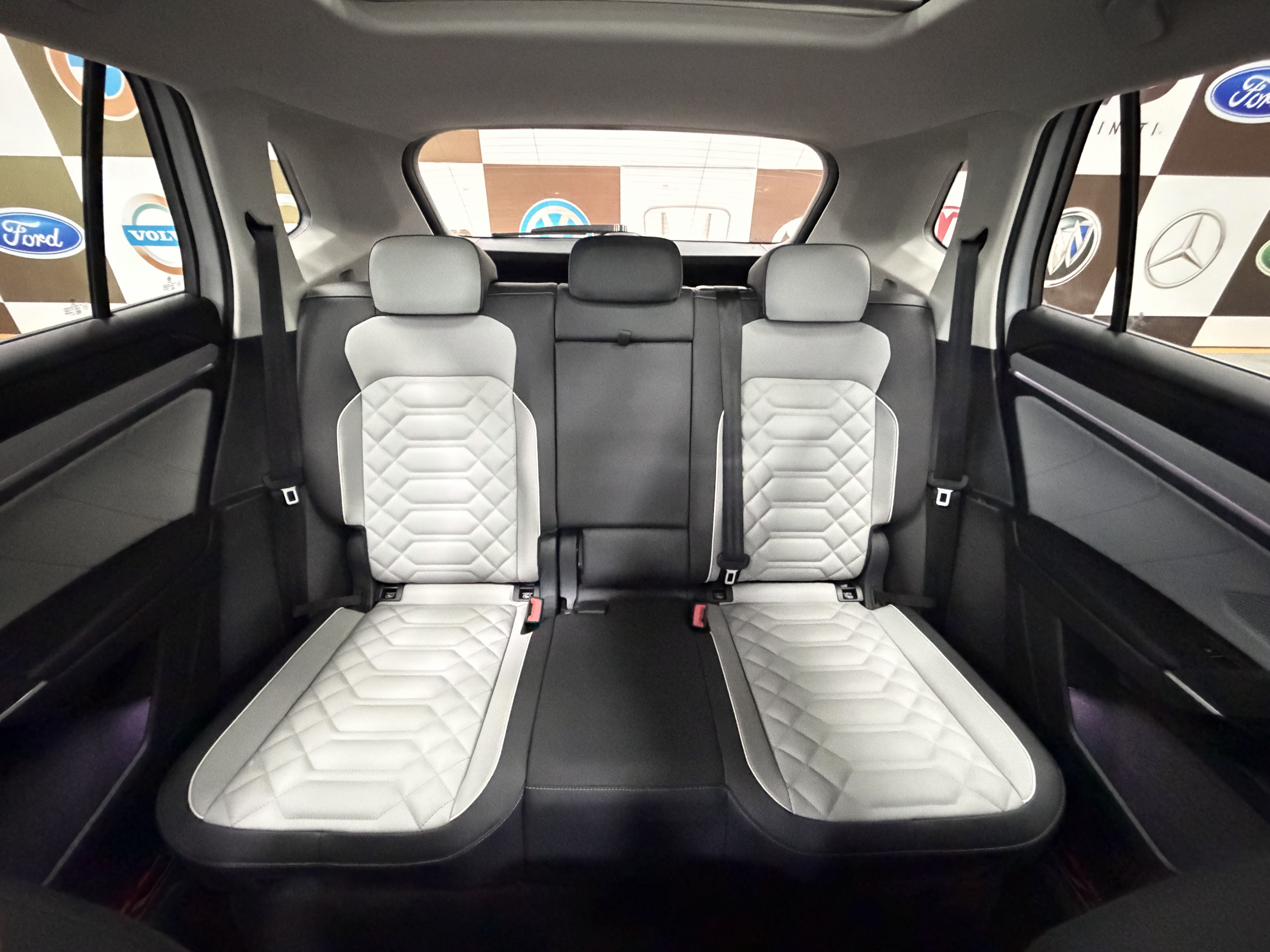 Volkswagen Tayron 2023 immagine di auto #12