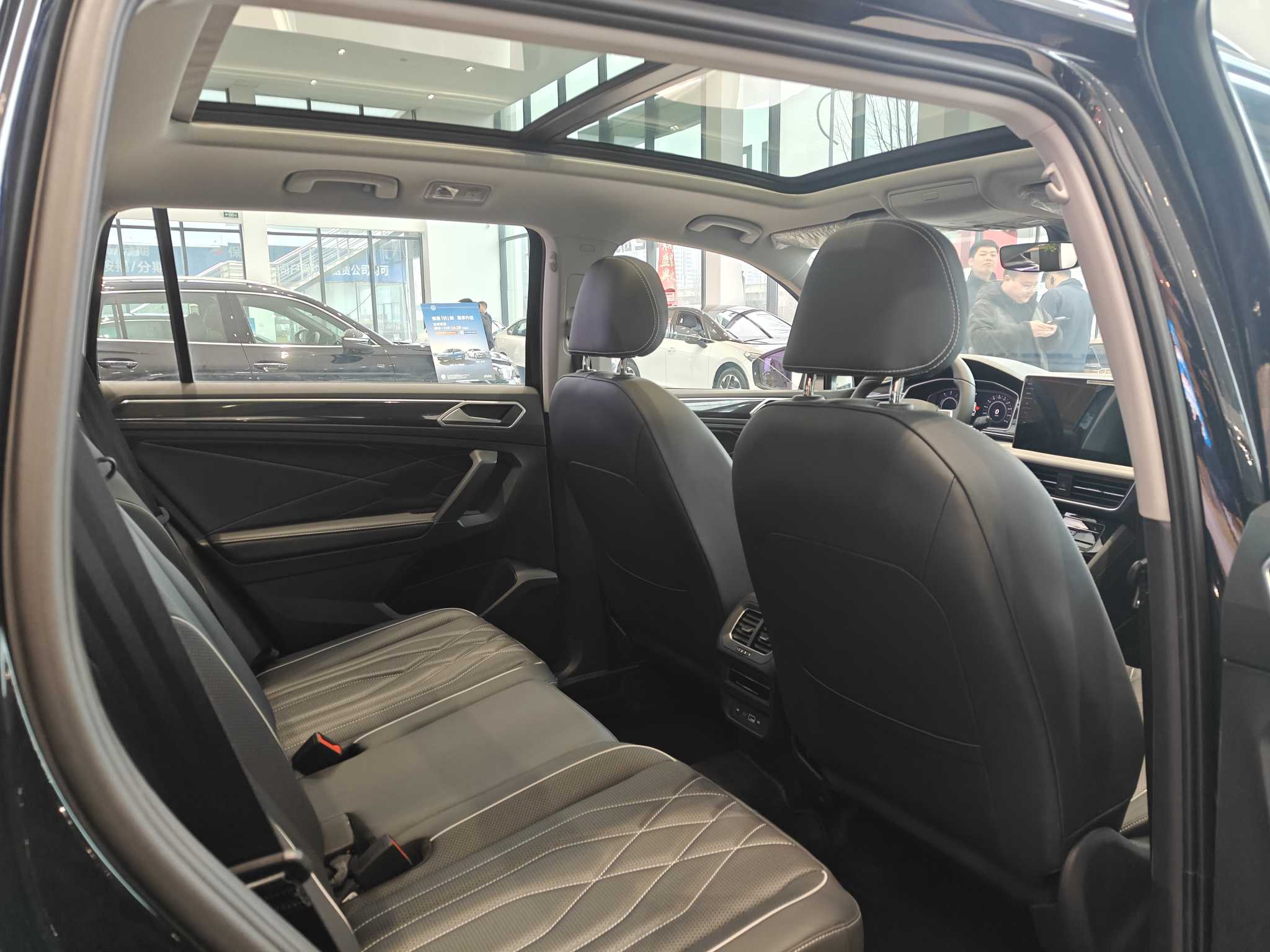 Volkswagen Tiguan L New Energy 2025 изображение автомобиля #12