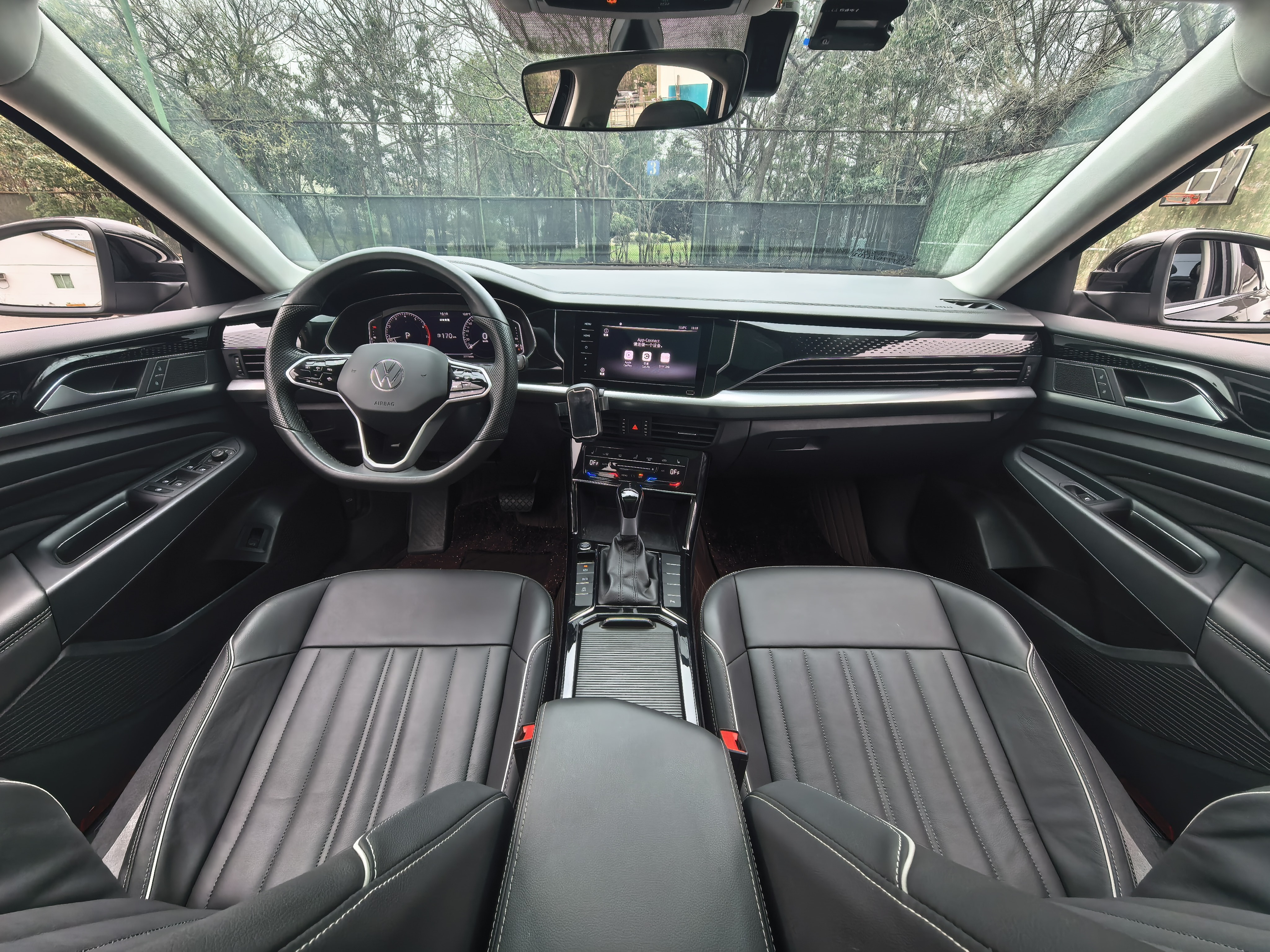 Volkswagen Passat 2023 car image #12