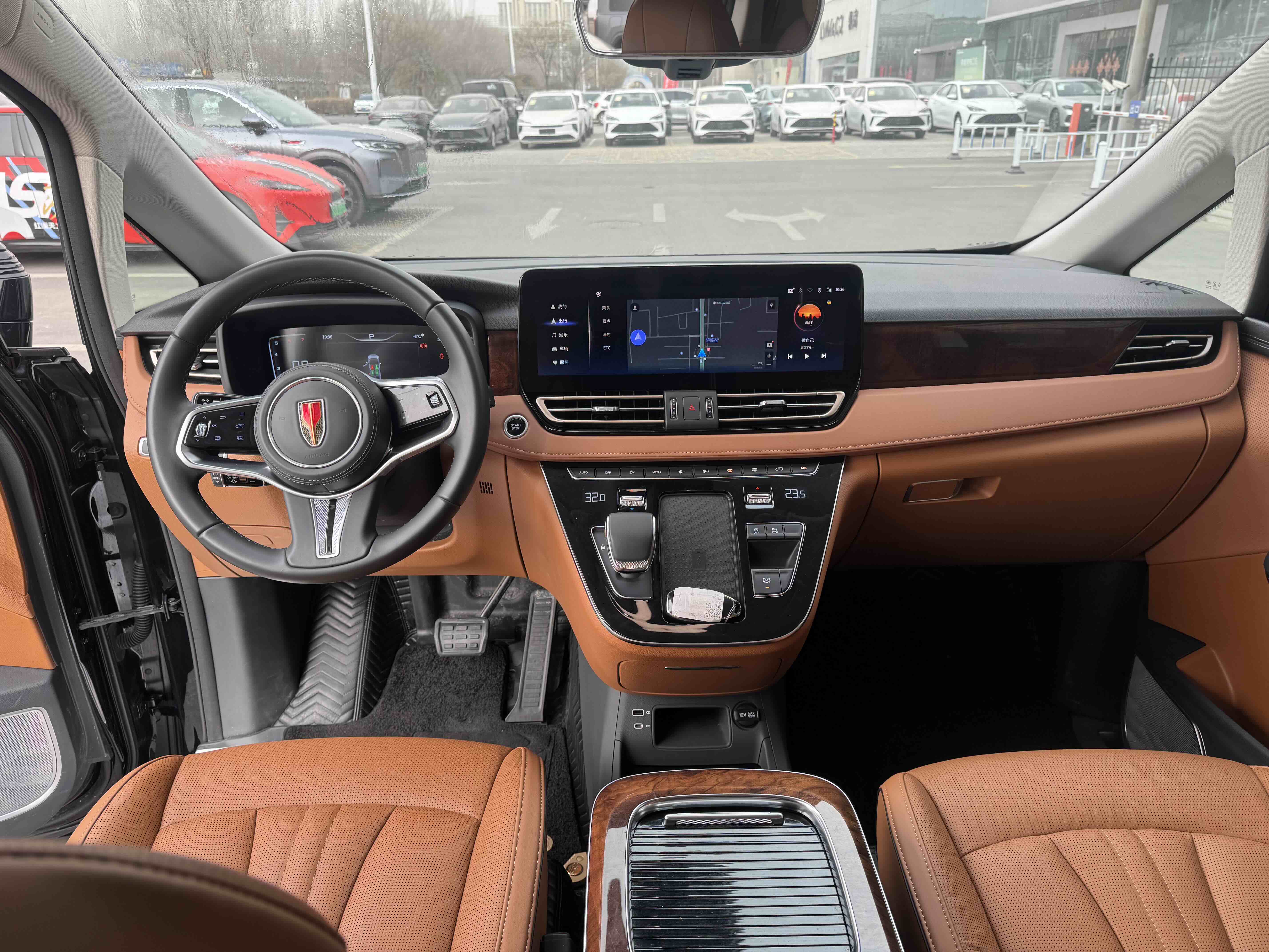 HongQi HQ9 2023 #12 HongQi HQ9 2023 car image #12