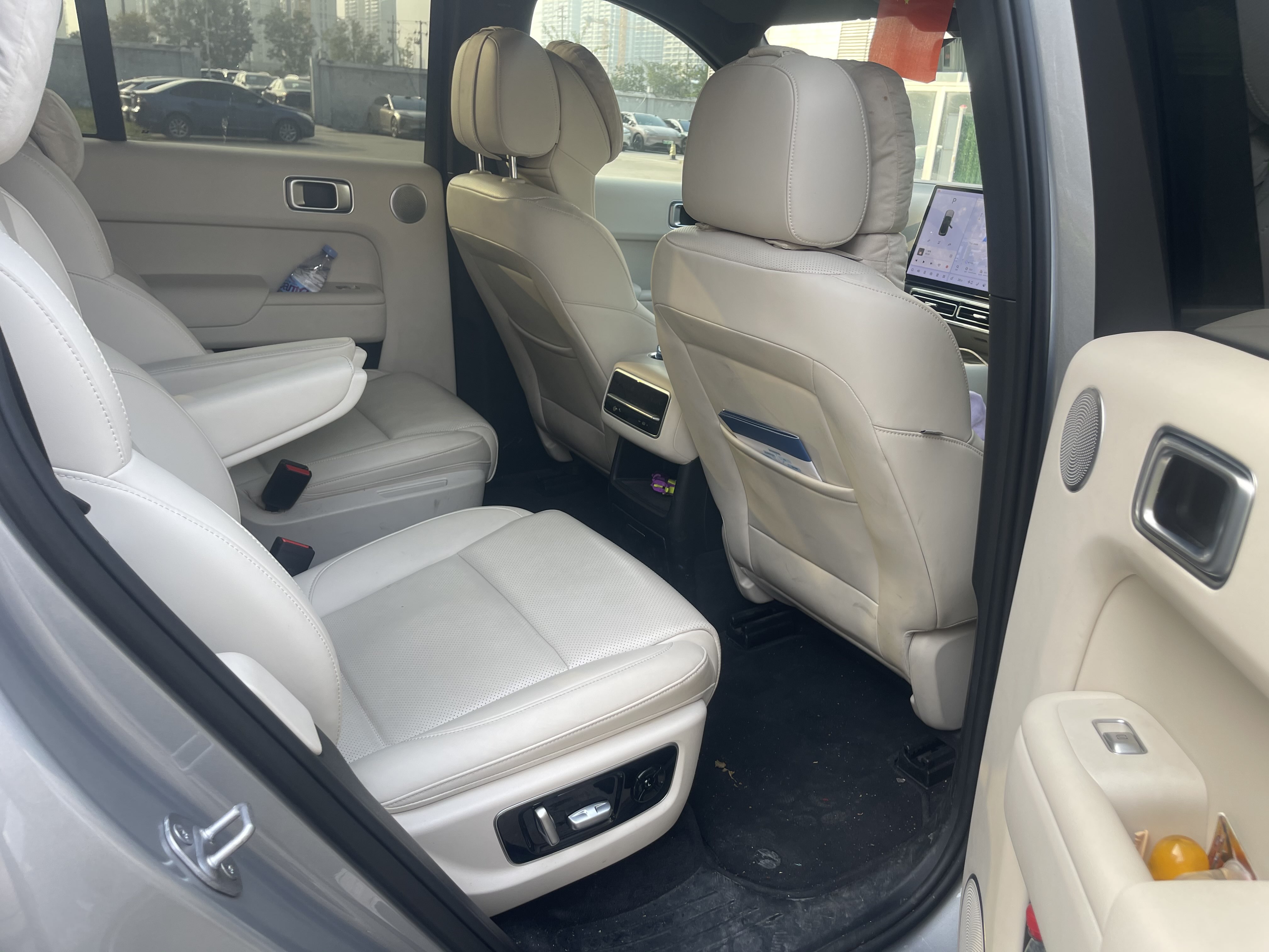 Li L8 2023 изображение автомобиля #12