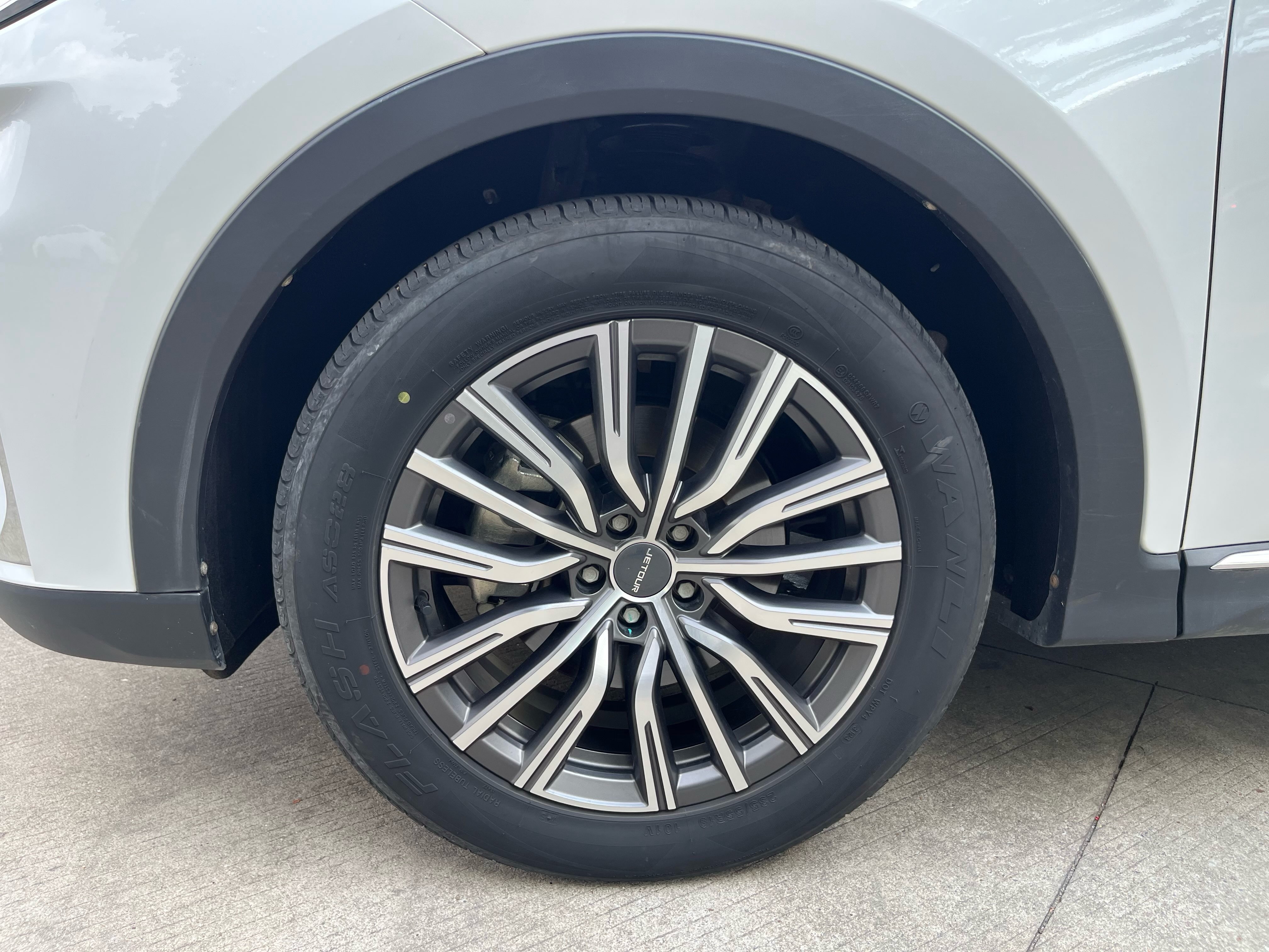Jetour X70 PLUS 2023 car image #12