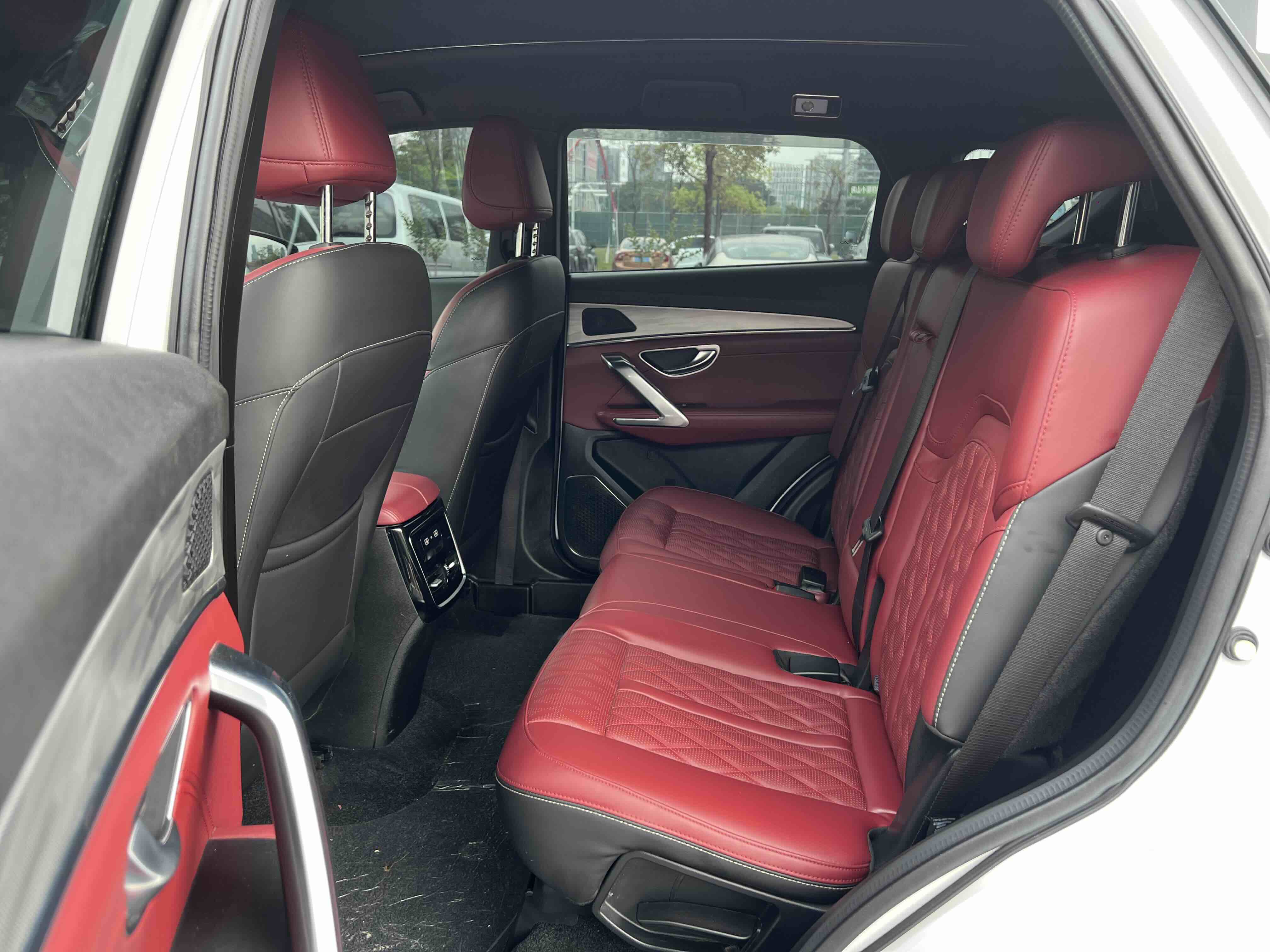 X70 PLUS 2023 car image #12