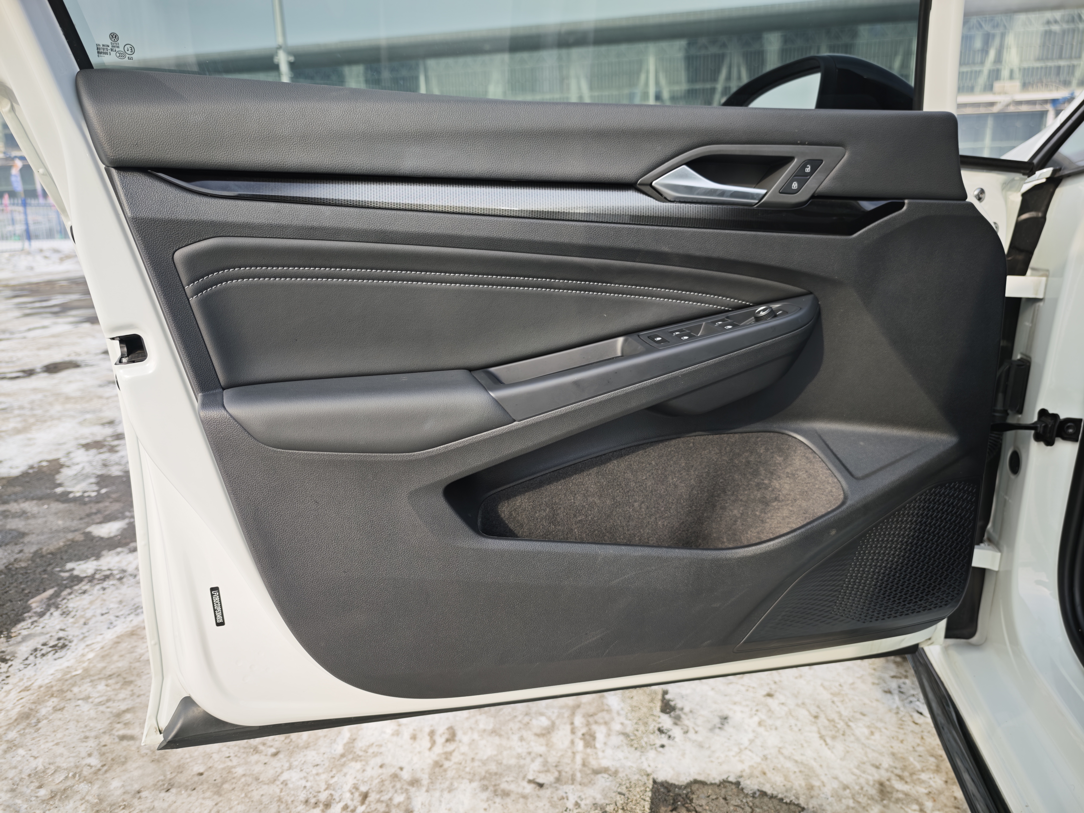 Volkswagen Golf 2023 car image #12