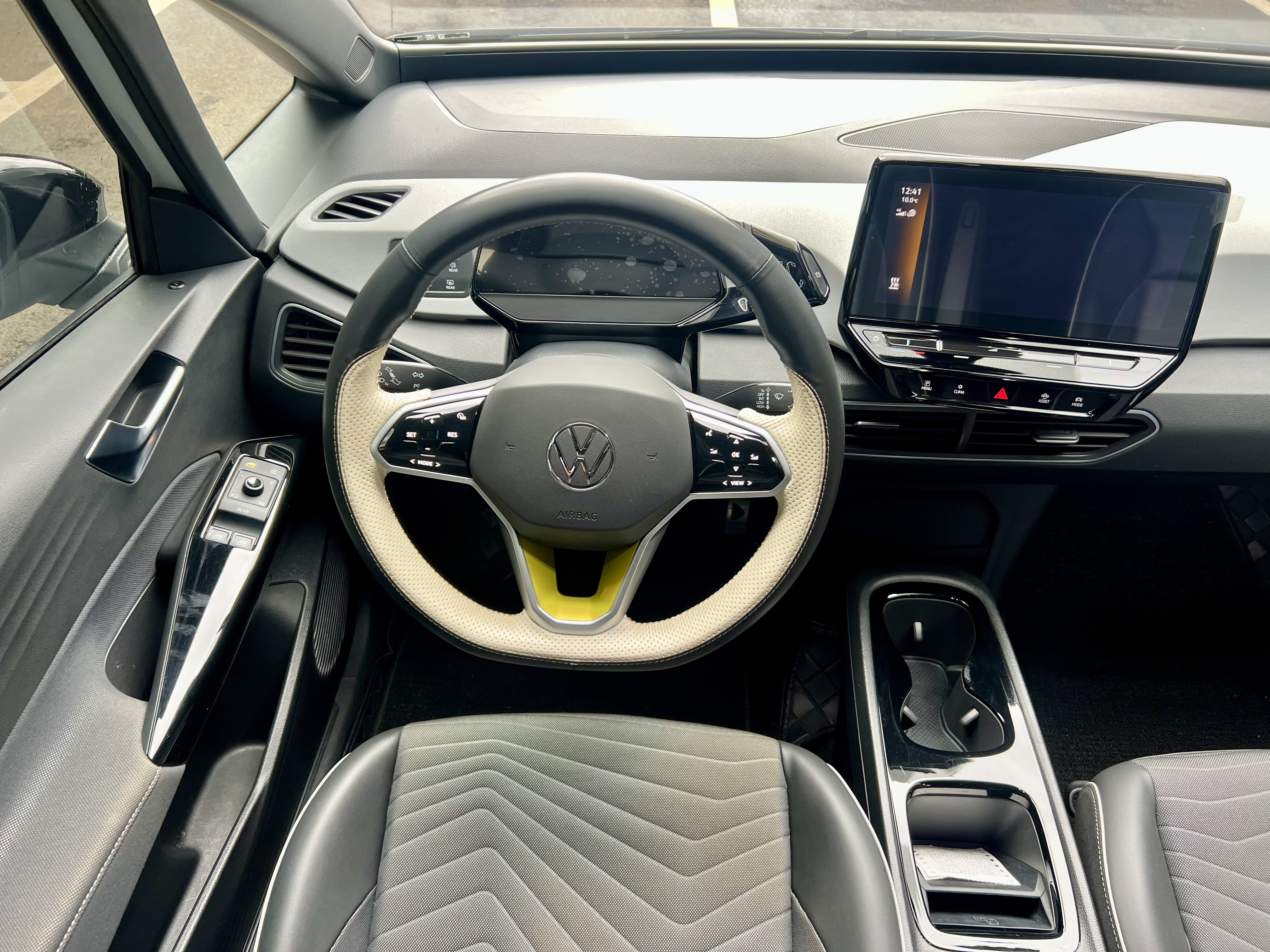 Volkswagen ID.3 2024 immagine di auto #12