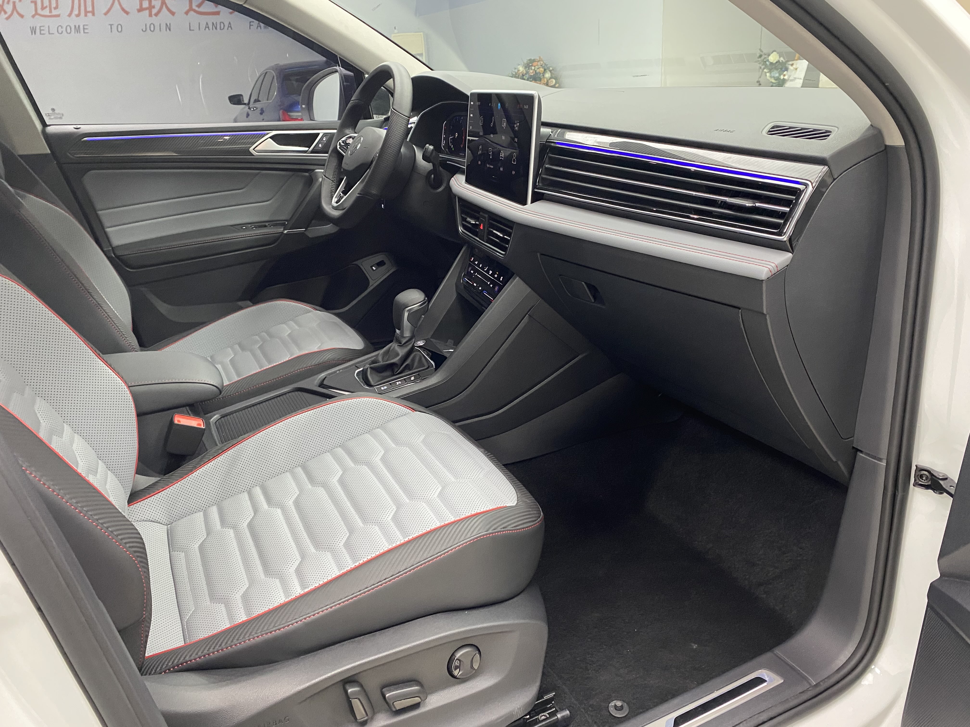 Volkswagen Tiguan X 2022 car image #12