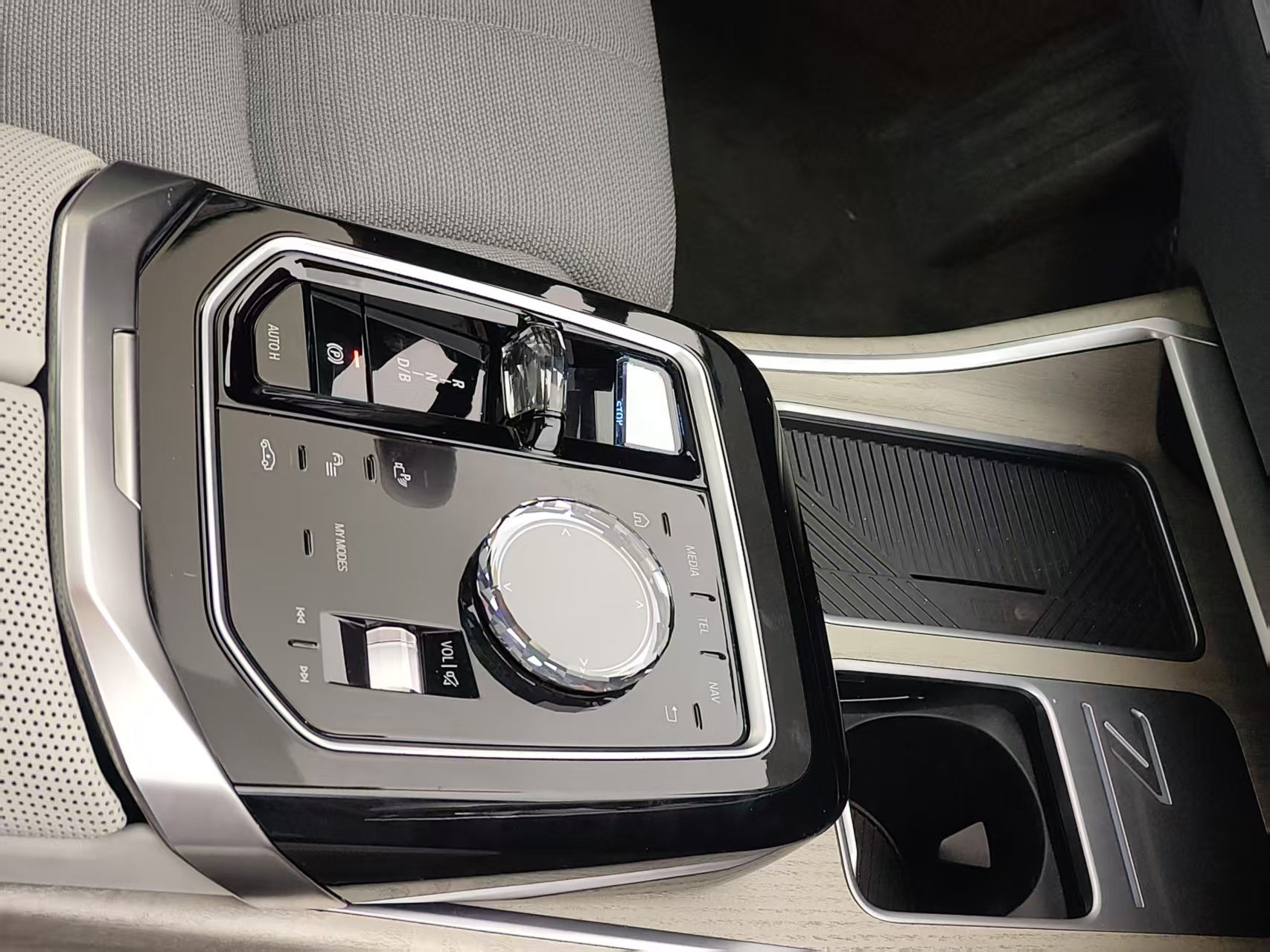 BMW i7 2023 #12 BMW i7 2023 car image #12