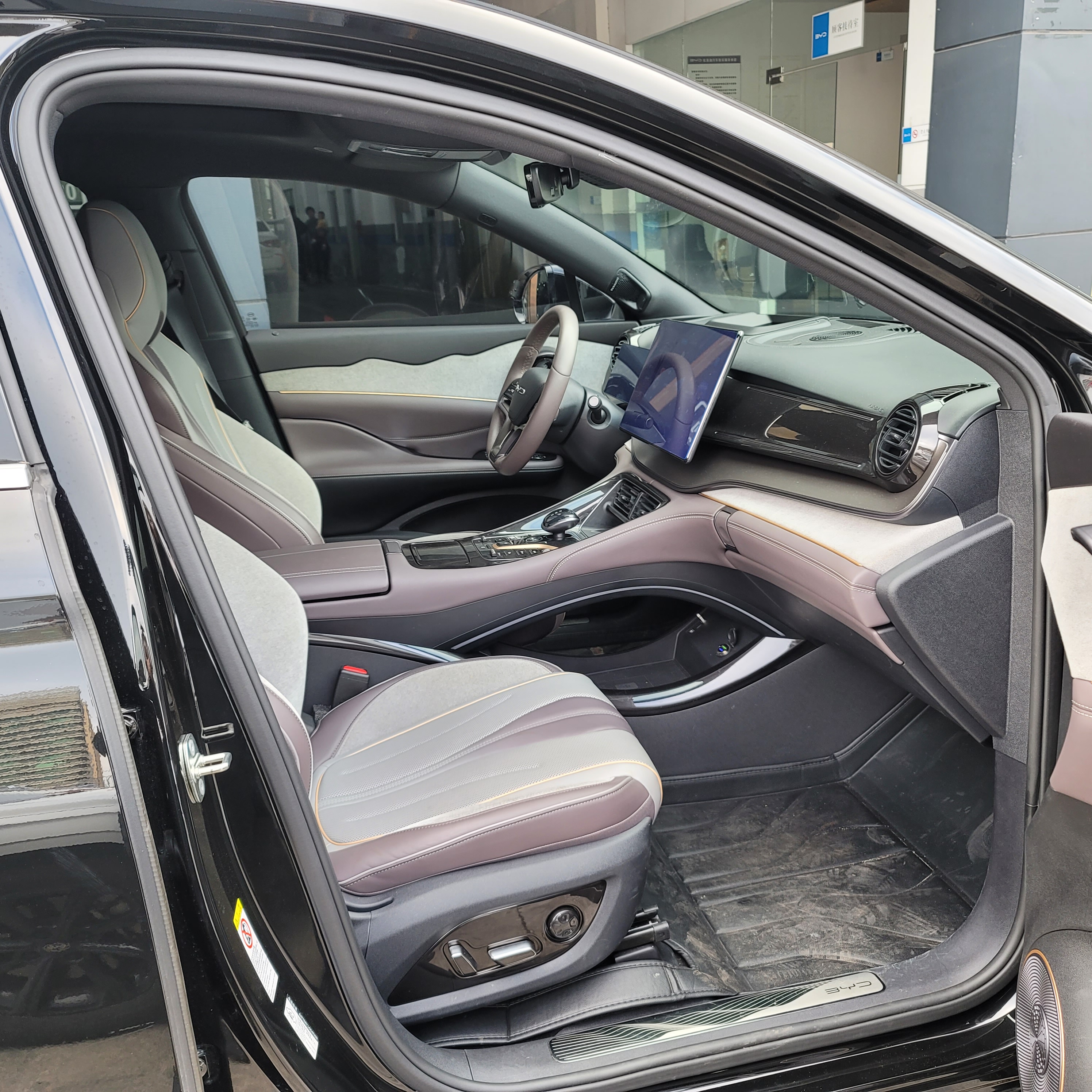 BYD Frigate 07 2023 #12 BYD Frigate 07 2023 car image #12