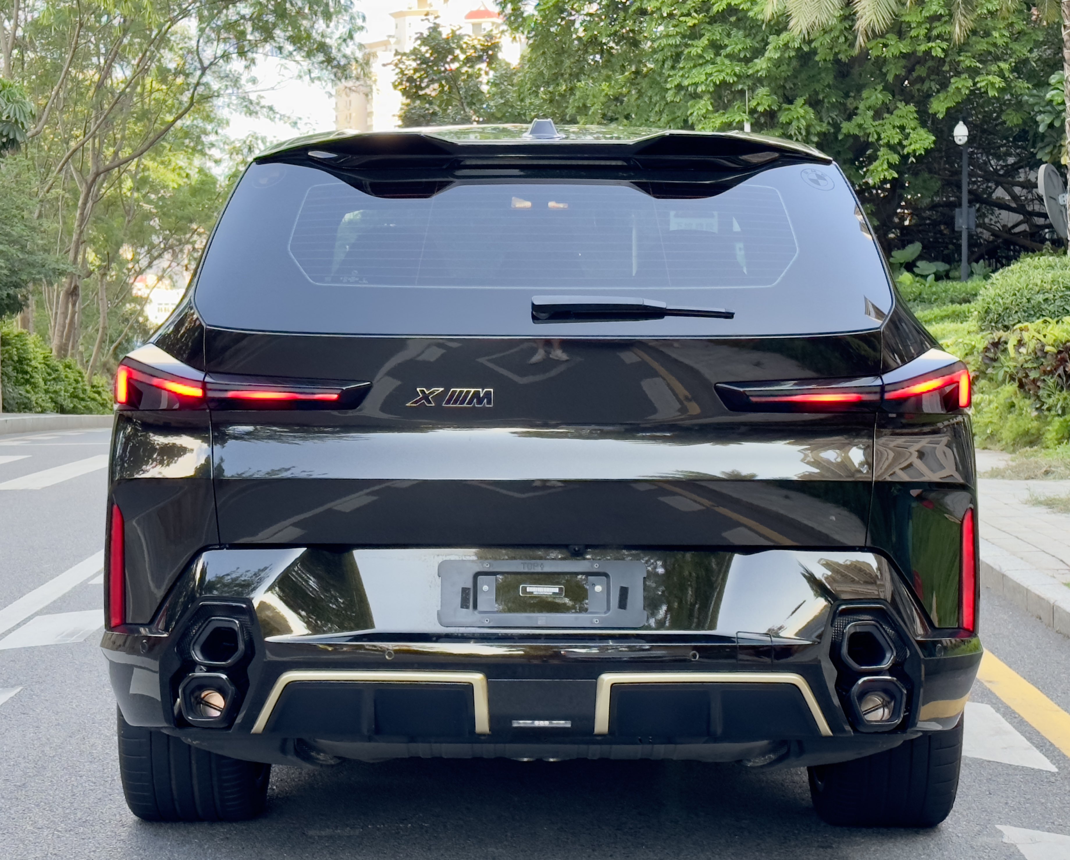 BMW XM 2023 #12 BMW XM 2023 car image #12
