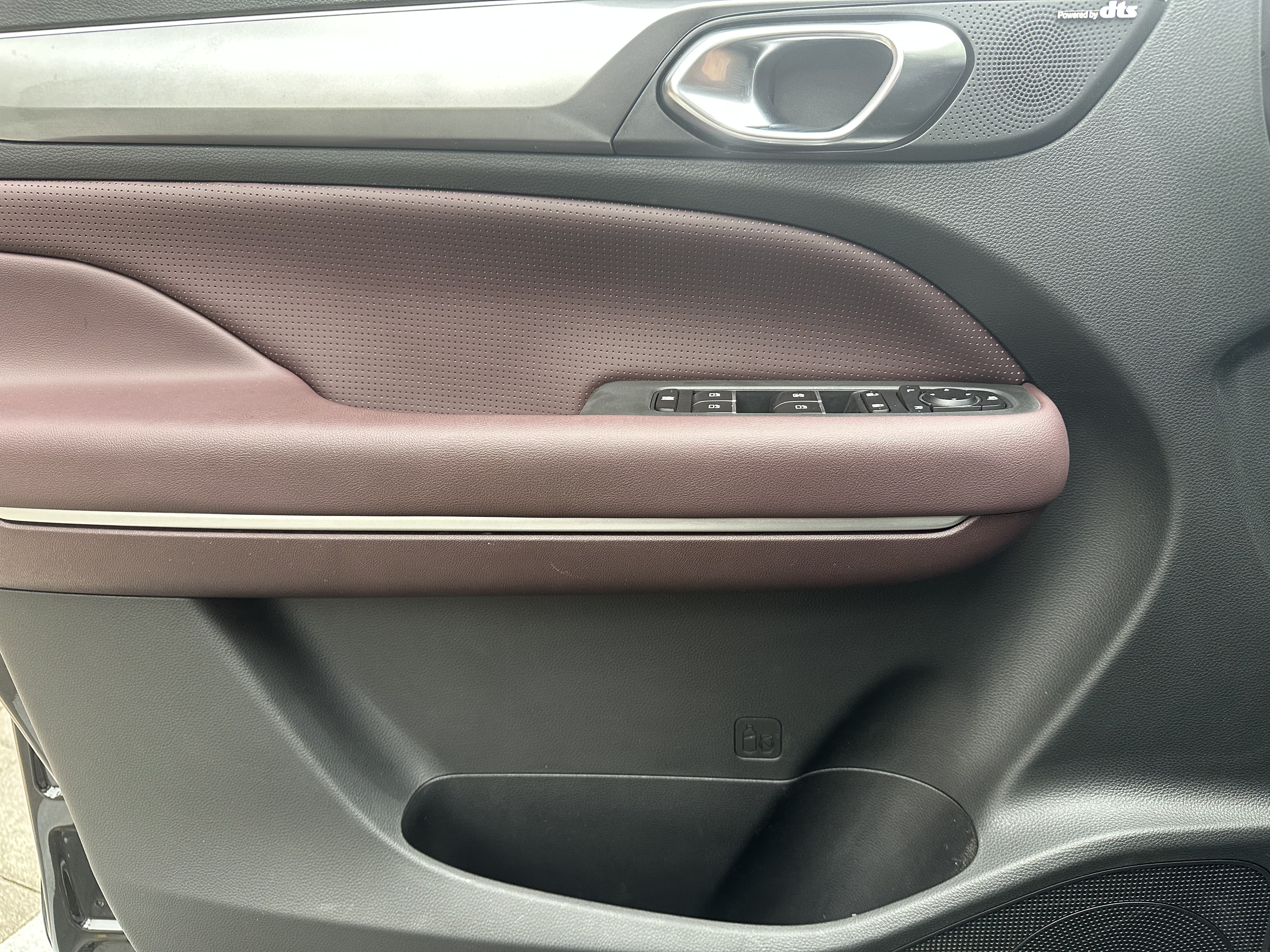 GAC Trumpchi M6 2023 car image #12