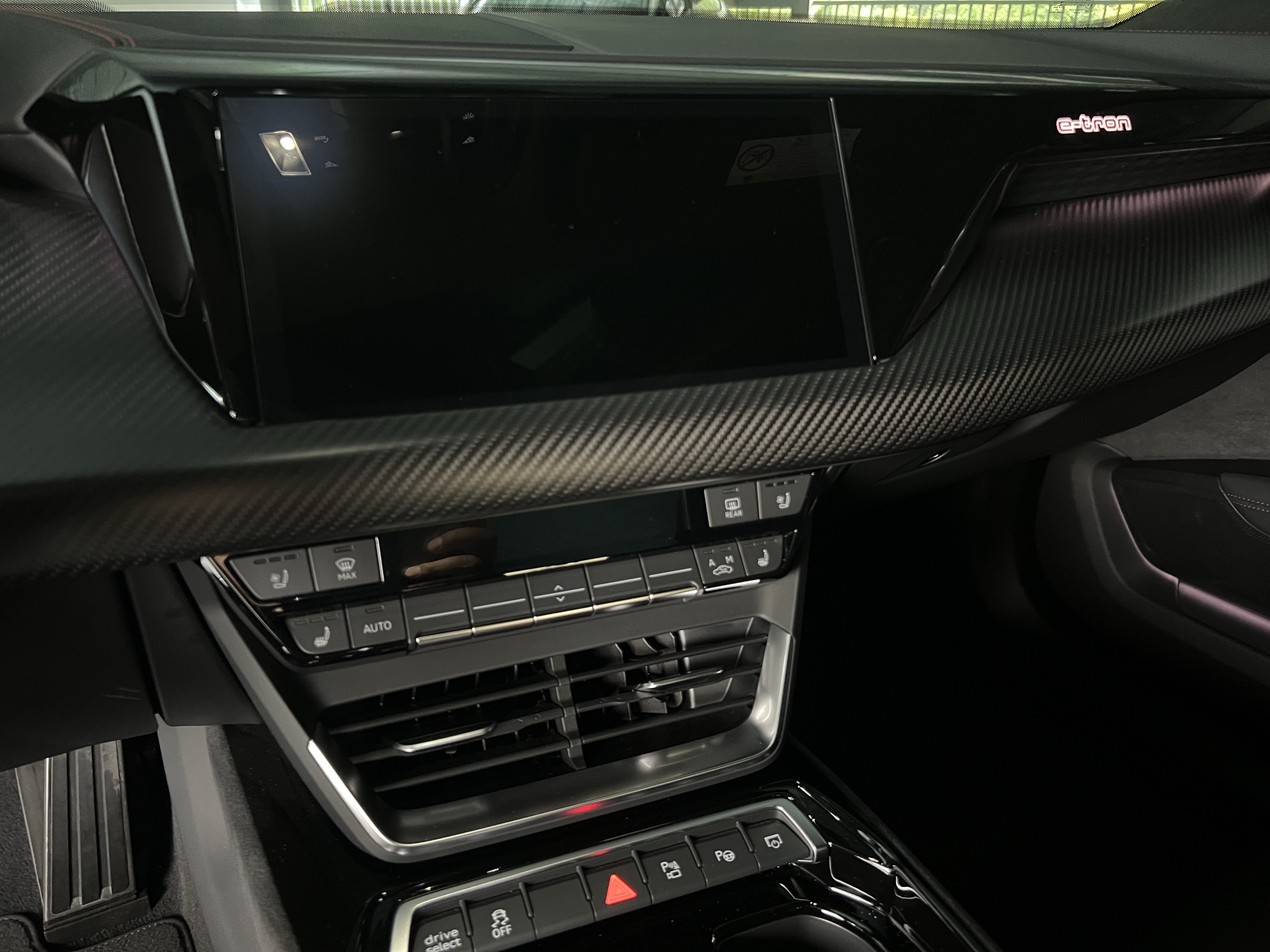 Audi RS e-tron GT 2024 car image #12