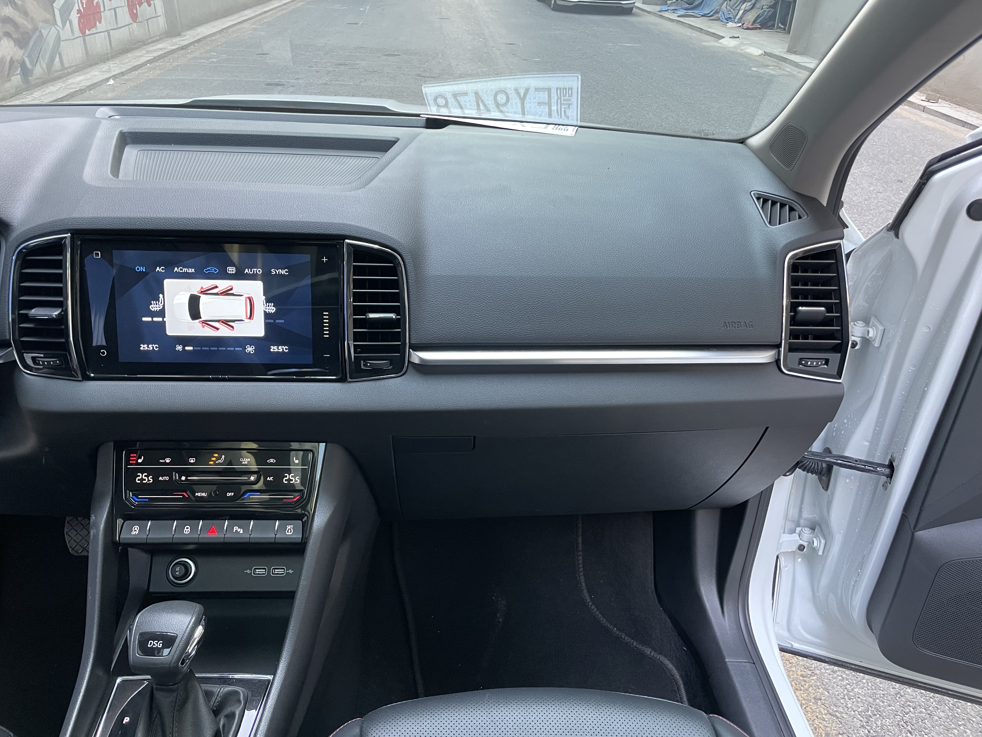 Skoda Karoq 2023 изображение автомобиля #12