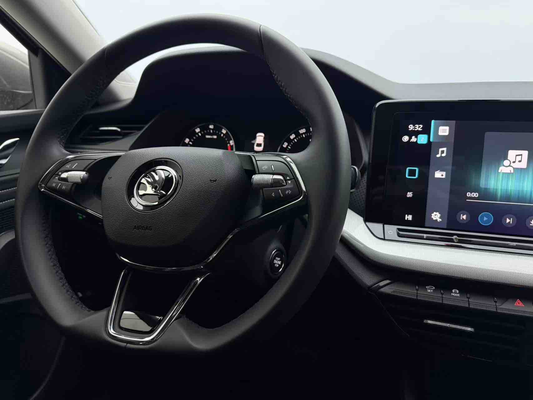 Skoda Octavia 2023 car image #12