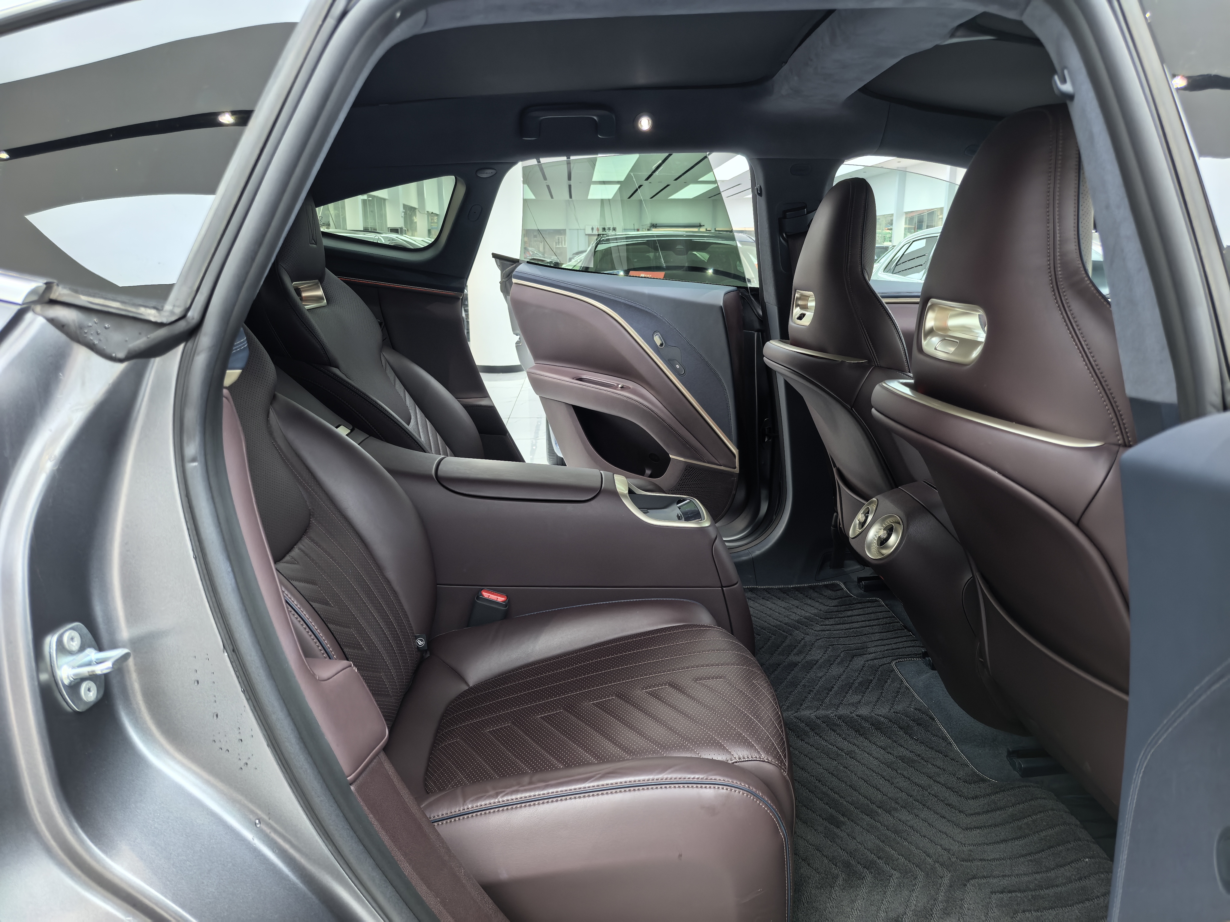 Avatr 11 2023 immagine di auto #12