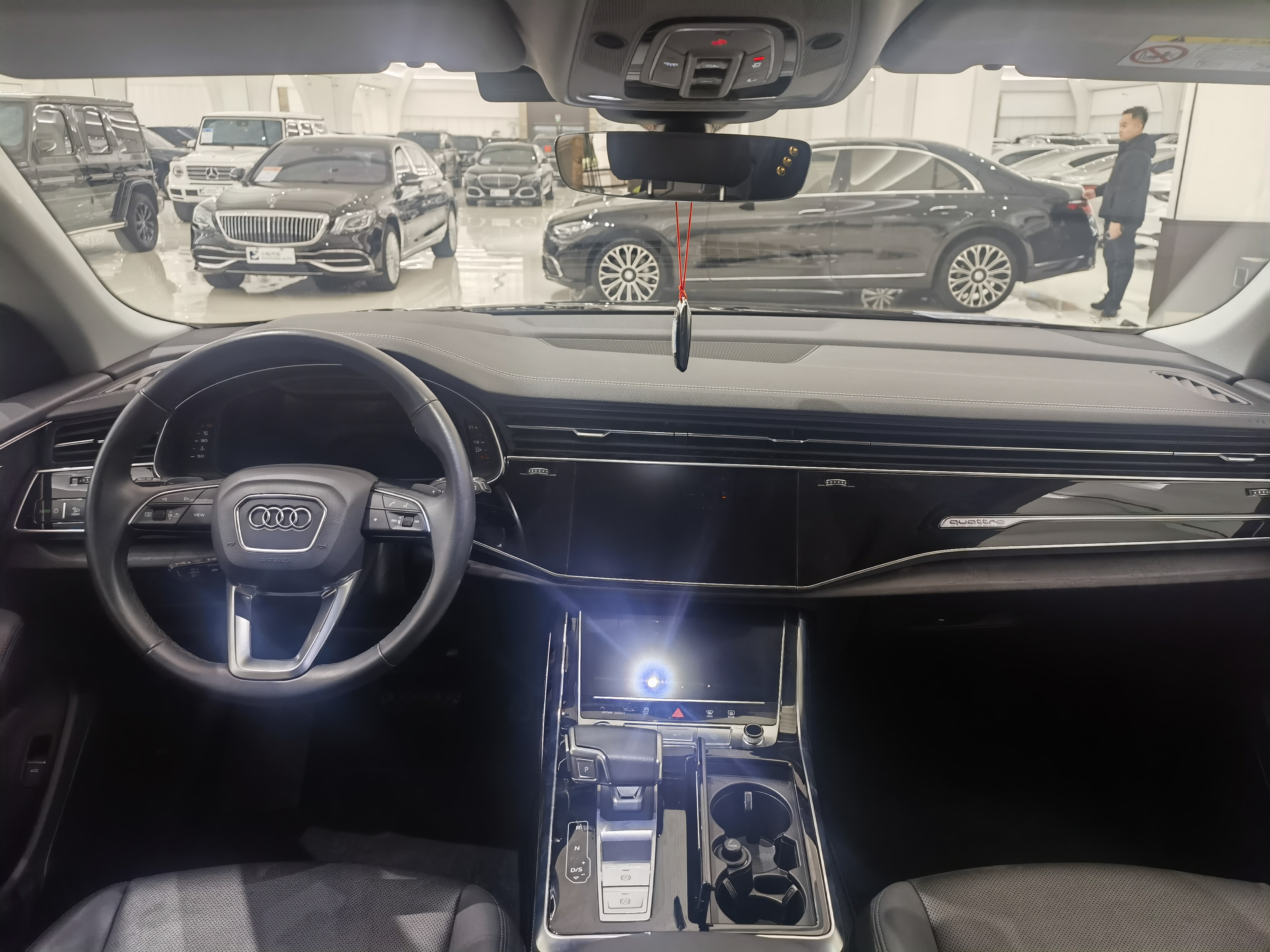 Audi Q8 2023 car image #12