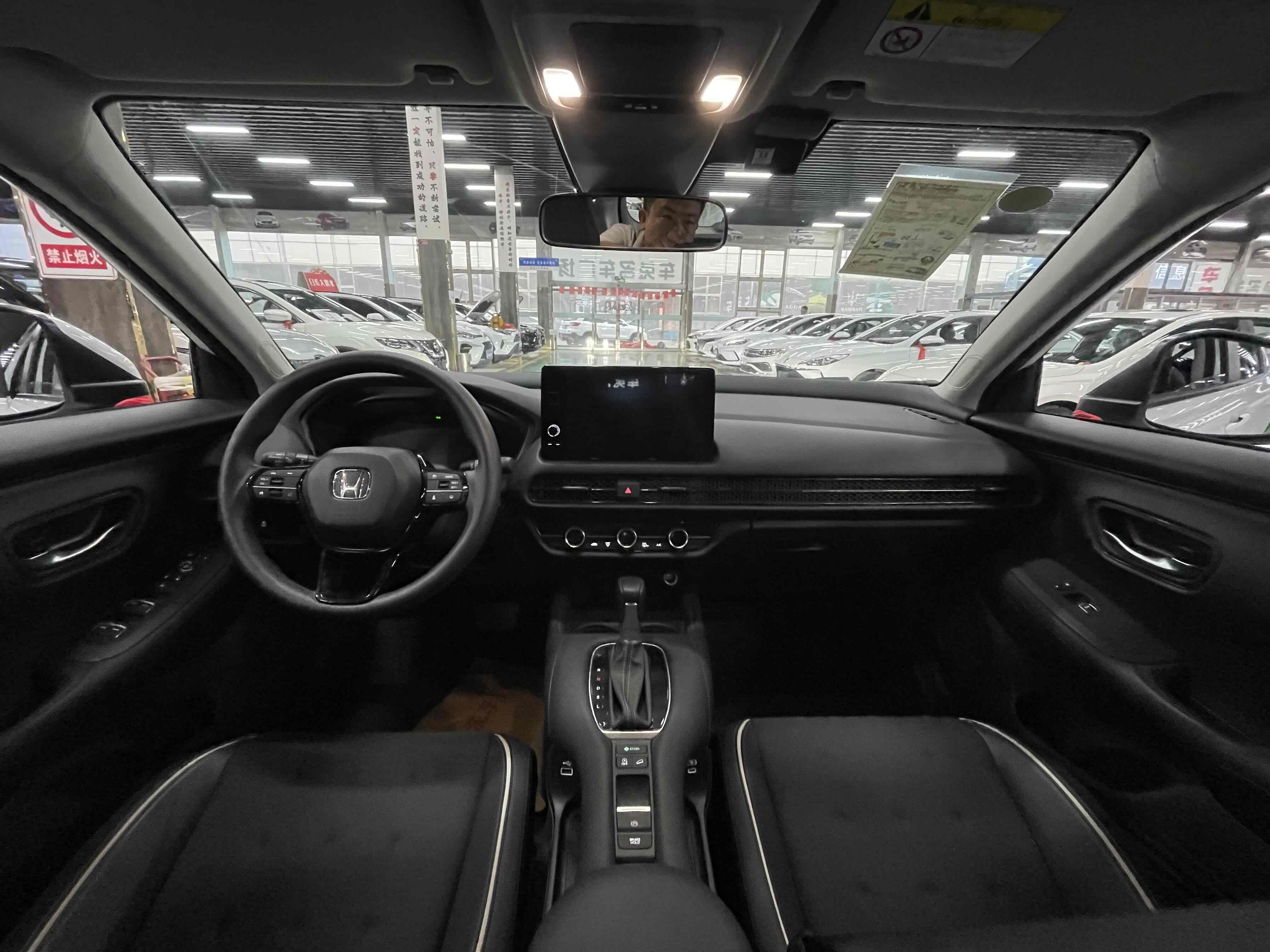 Honda ZR-V 2025 #12 Honda ZR-V 2025 car image #12