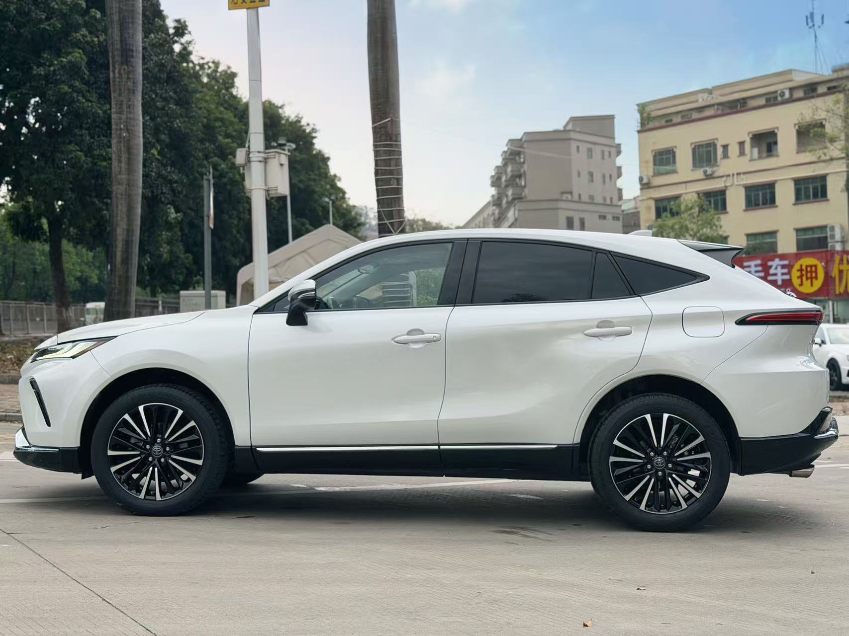 Toyota Venza 2023 car image #12