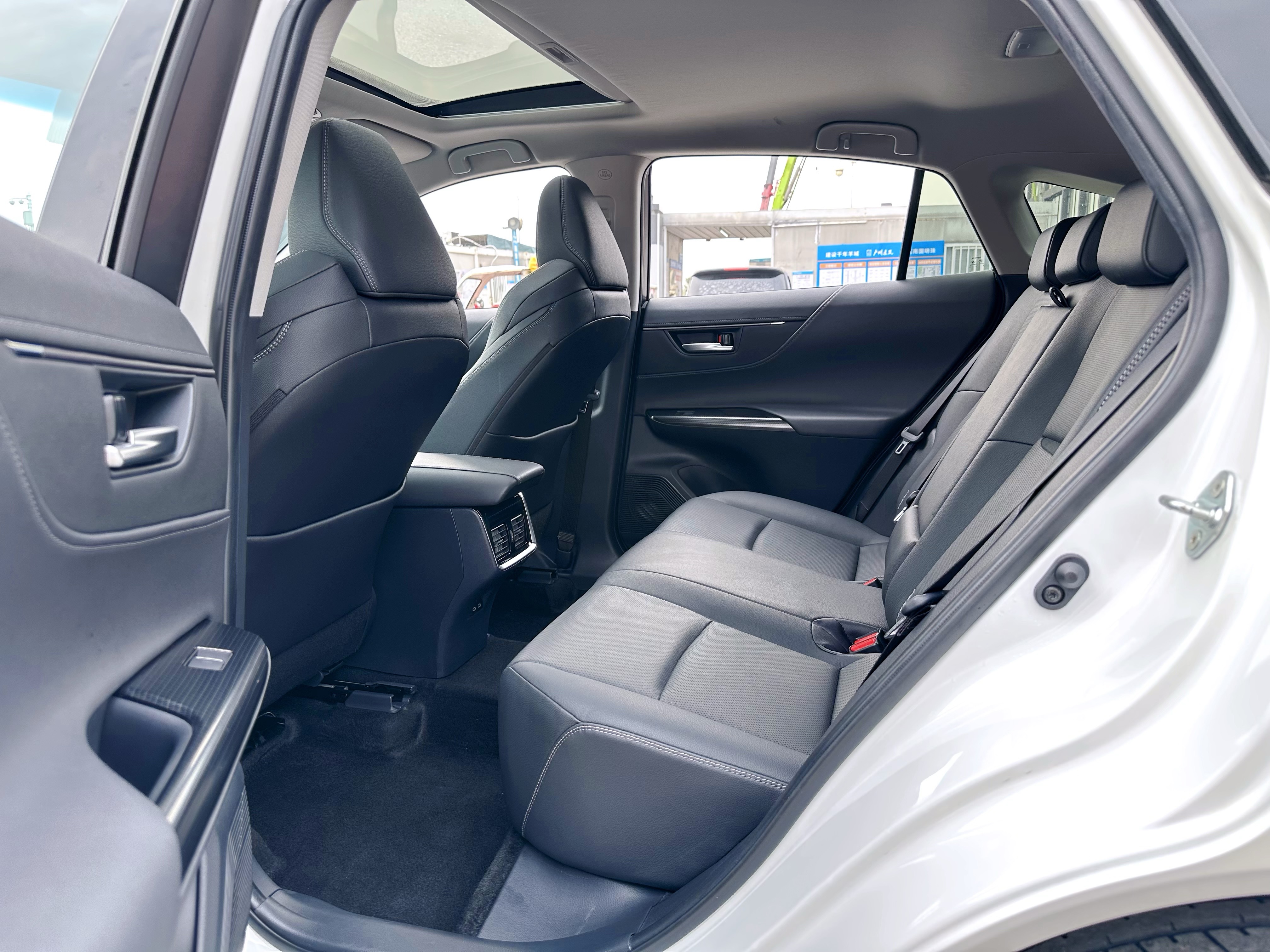 Toyota Venza 2024 immagine di auto #12