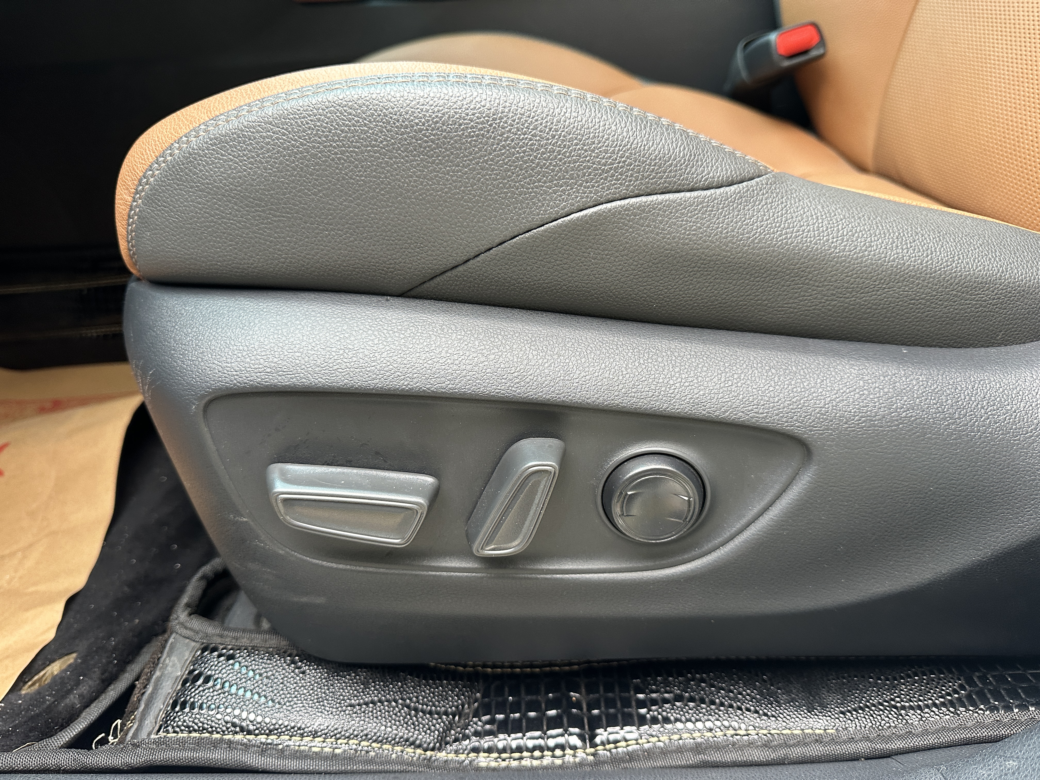 Toyota Venza 2023 immagine di auto #12