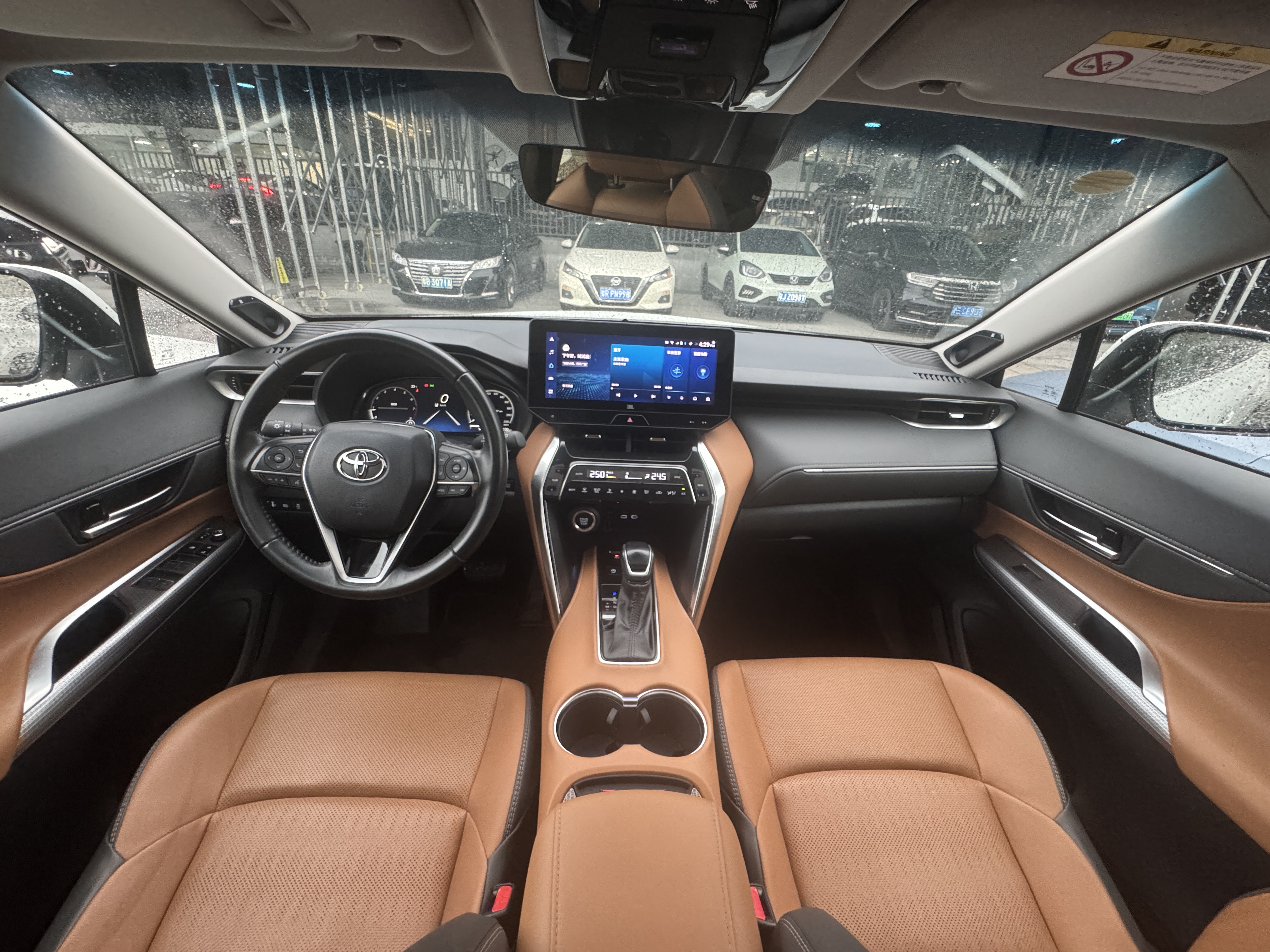 Toyota Venza 2024 immagine di auto #12