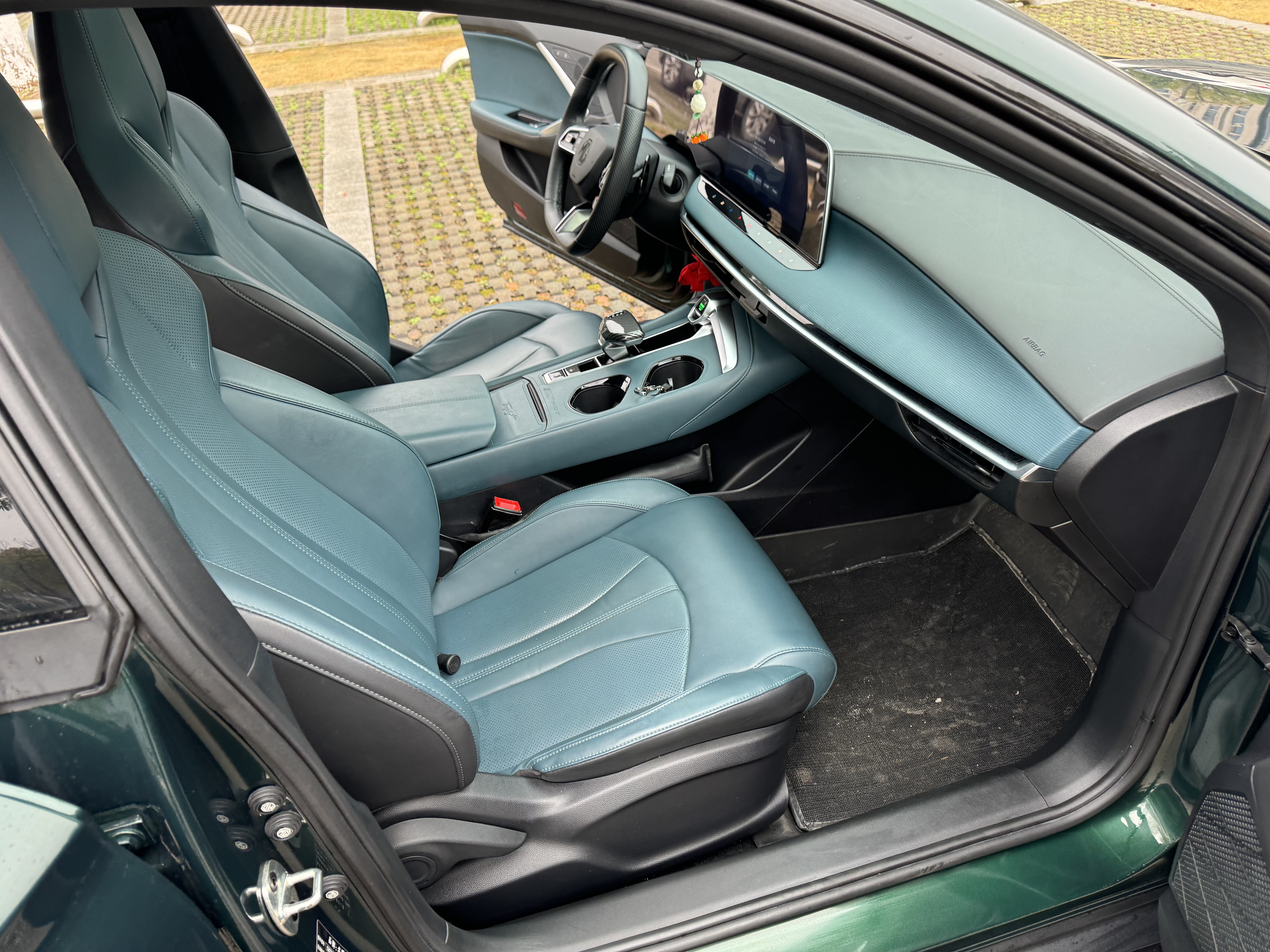 MG 7 2023 car image #12