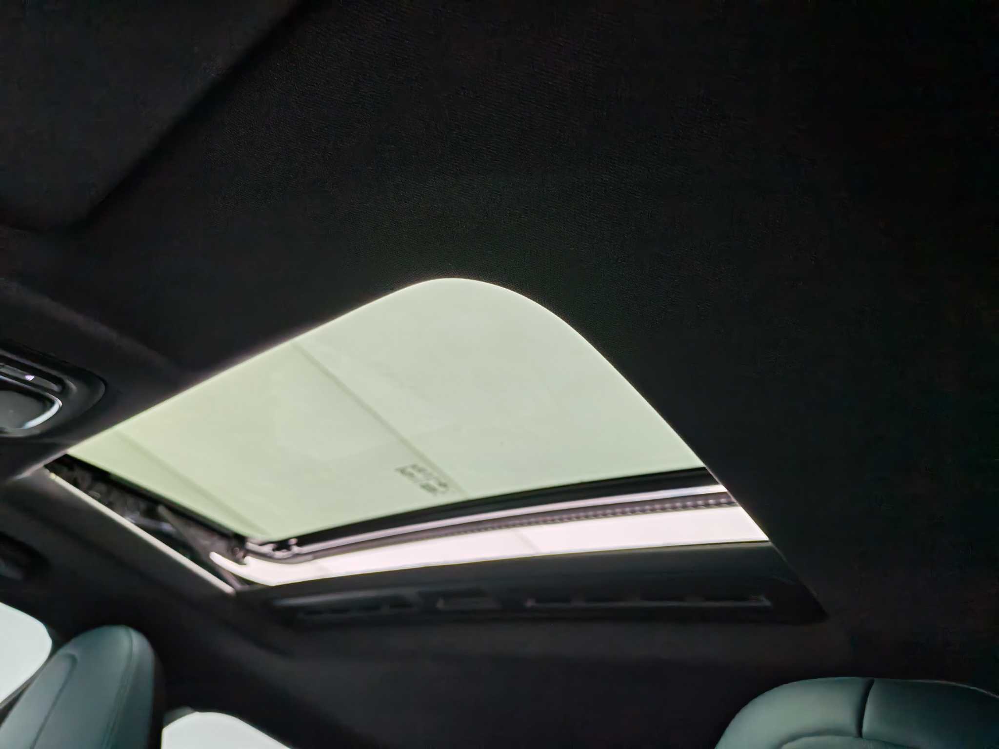 MG 7 2023 car image #12