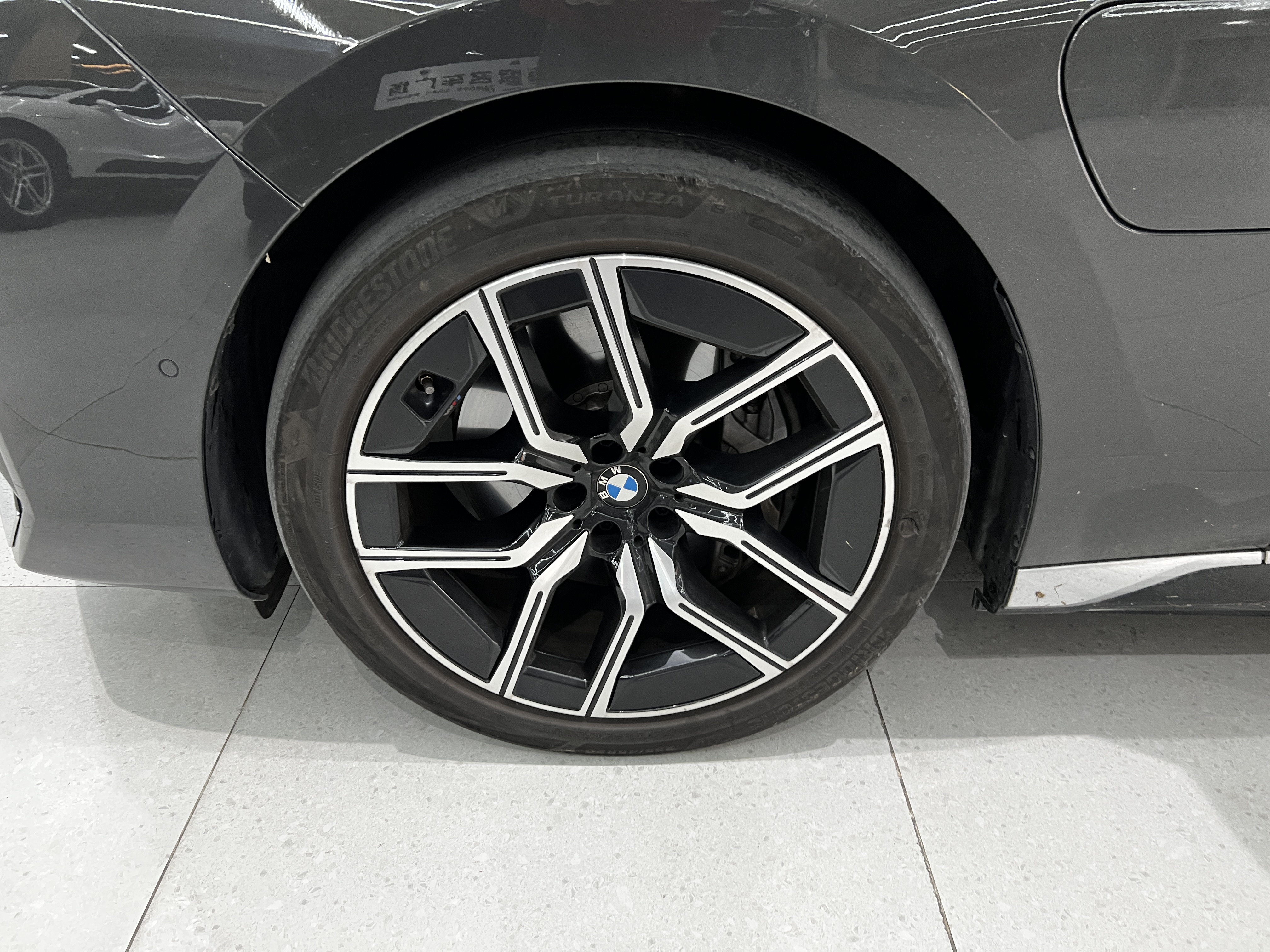 BMW i7 2023 immagine di auto #12