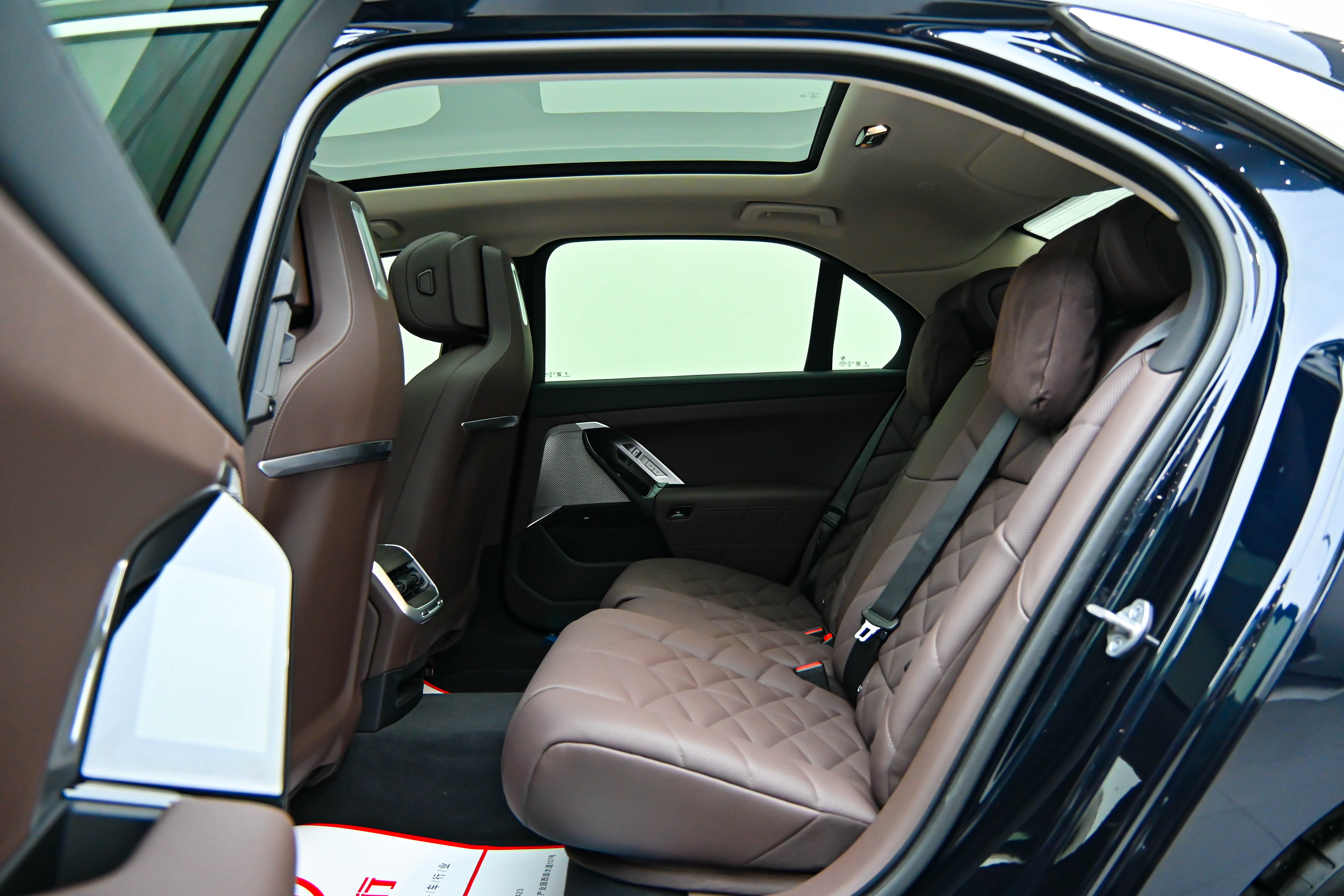BMW i7 2024 #12 BMW i7 2024 car image #12
