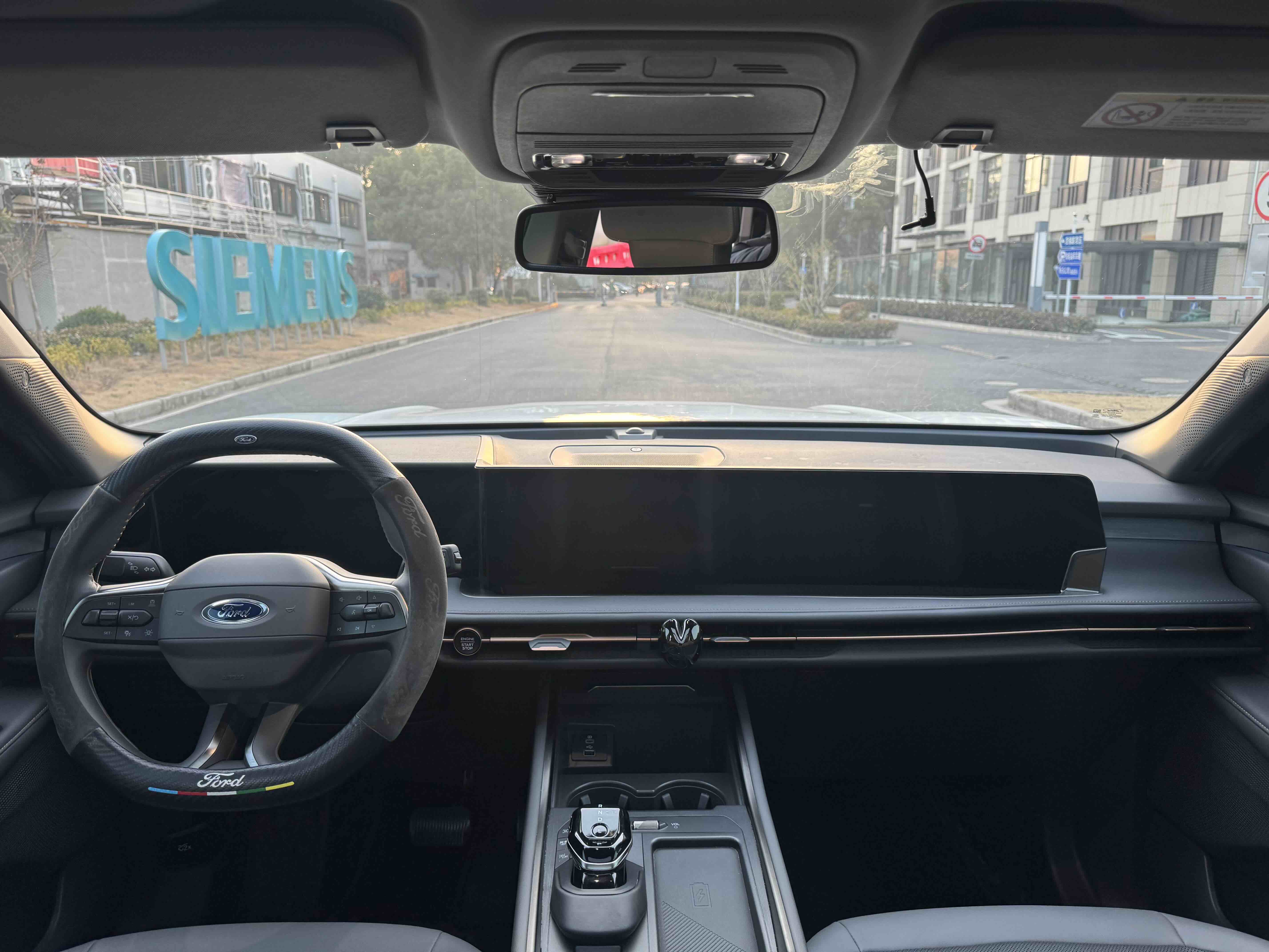 Ford Edge 2024 car image #12