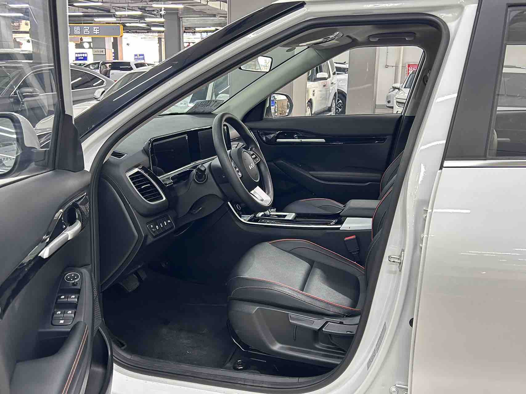 Kia Seltos 2024 imagen de coche #12