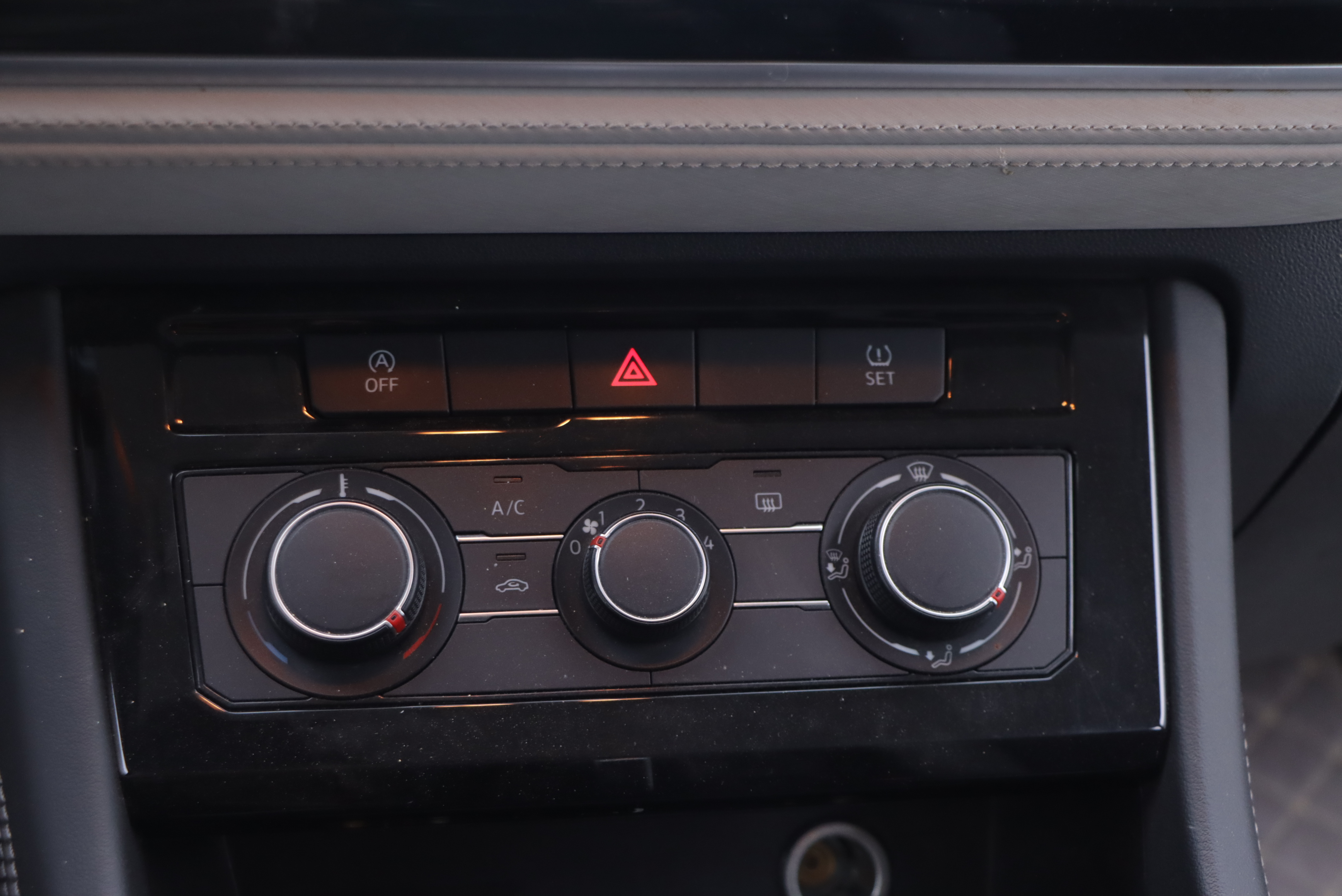 VS5 2023 car image #12
