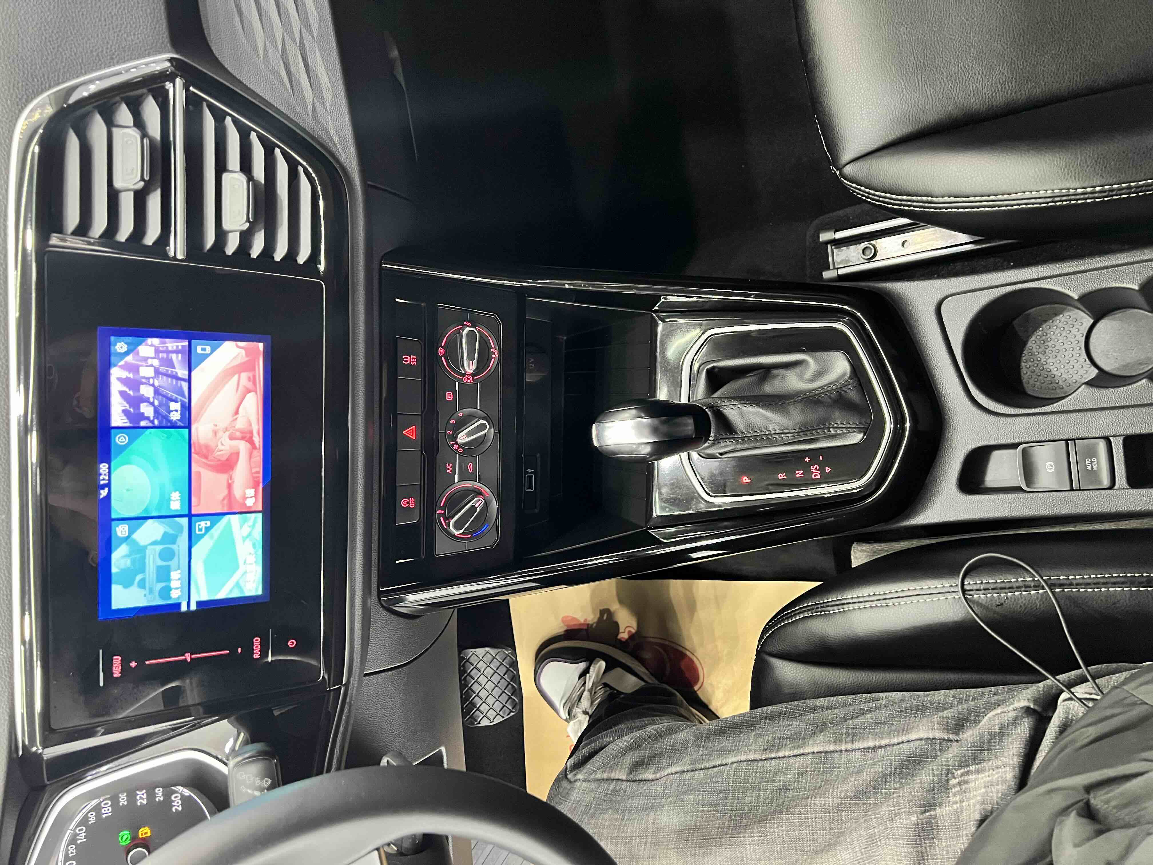 VS5 2022 car image #12