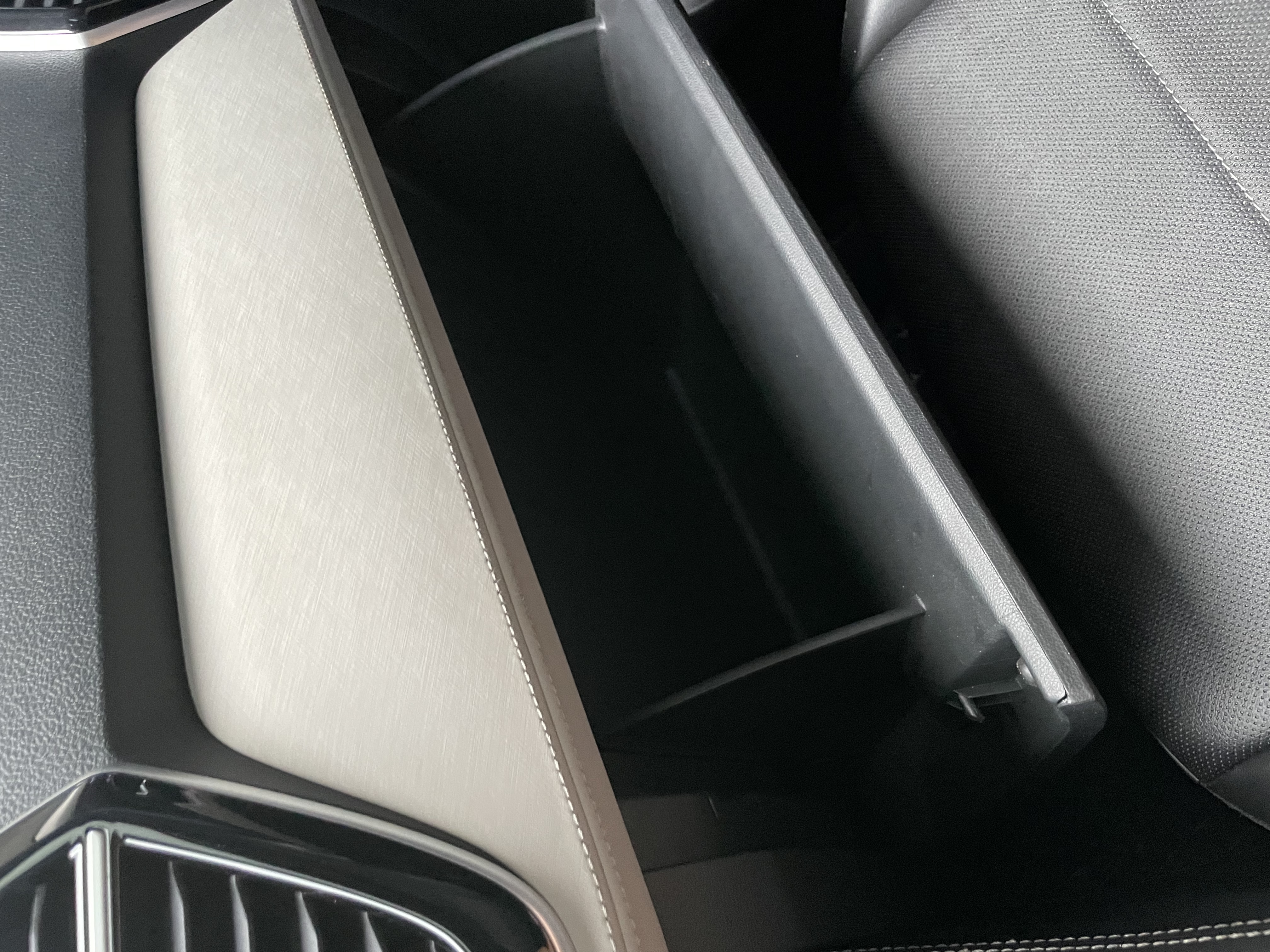 VS5 2024 car image #12