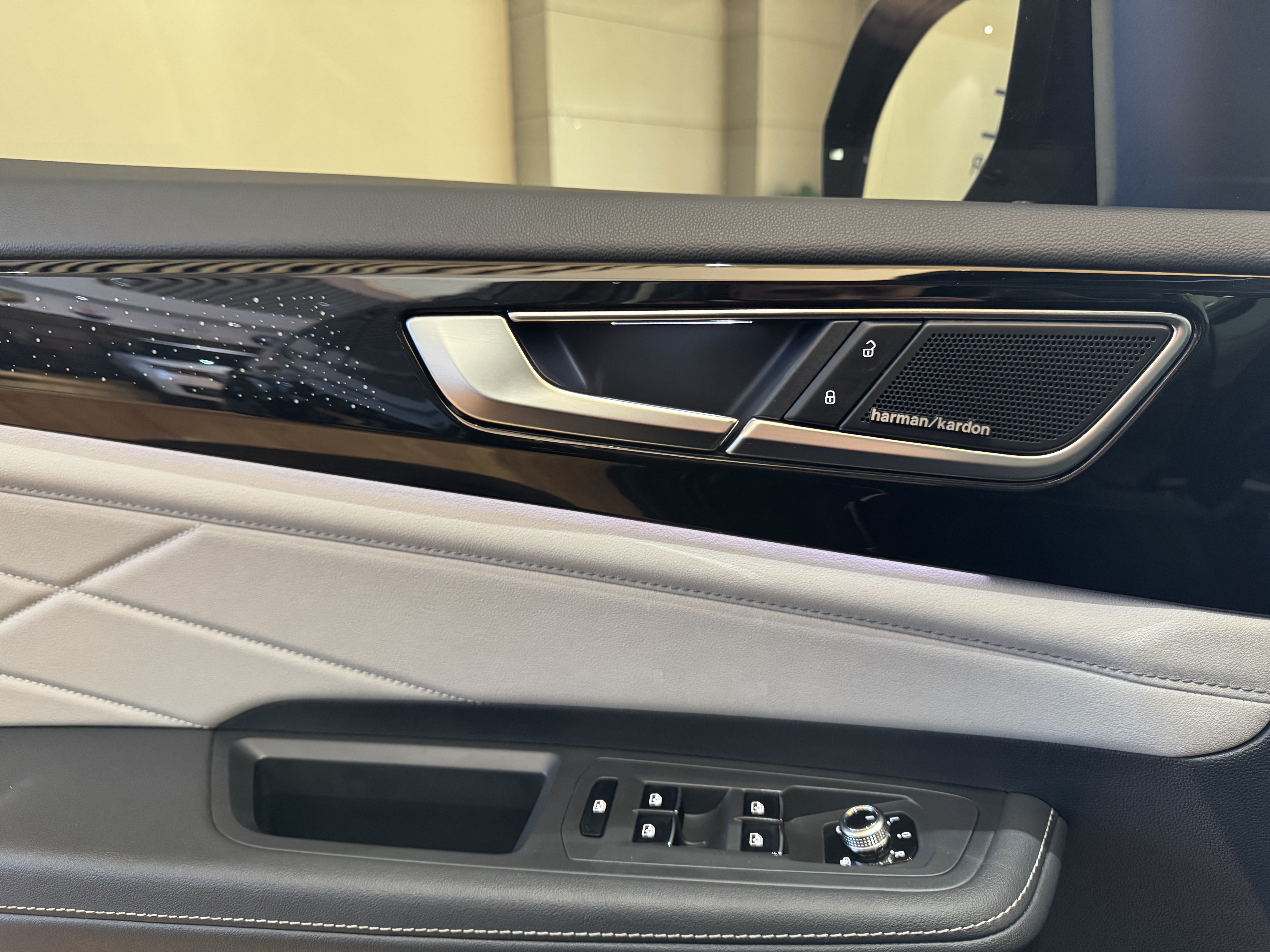 Volkswagen Teramont 2023 car image #12