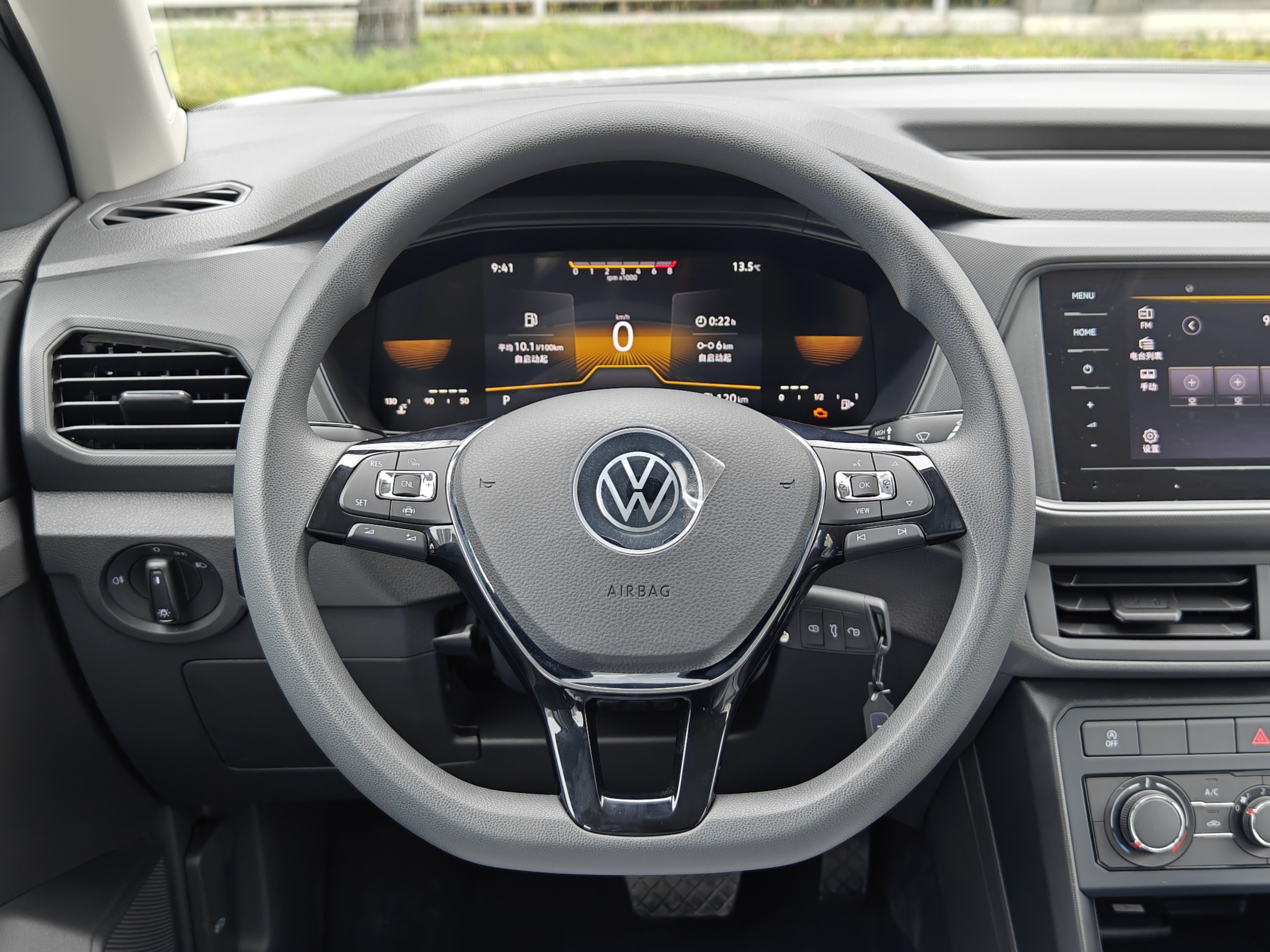 Volkswagen T-Cross 2026 car image #12