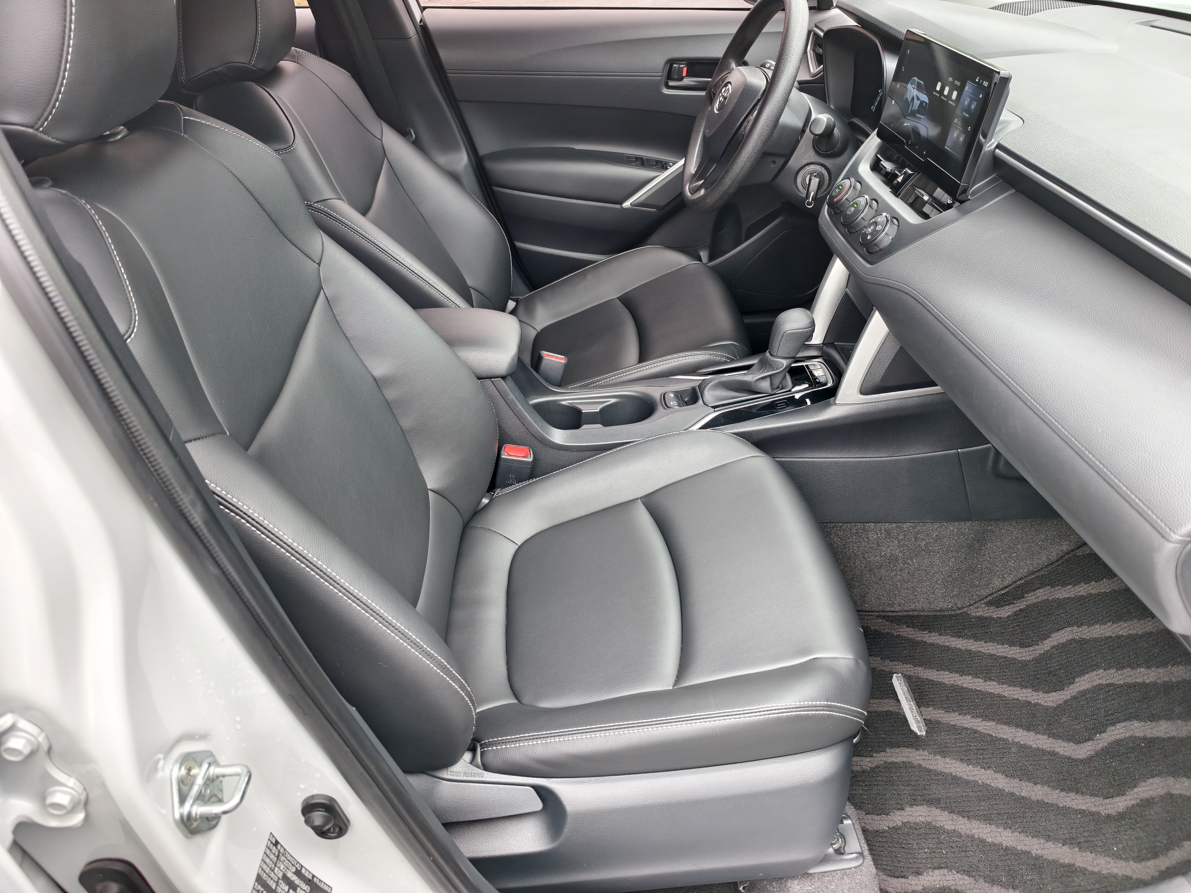 Corolla Cross 2023 car image #12