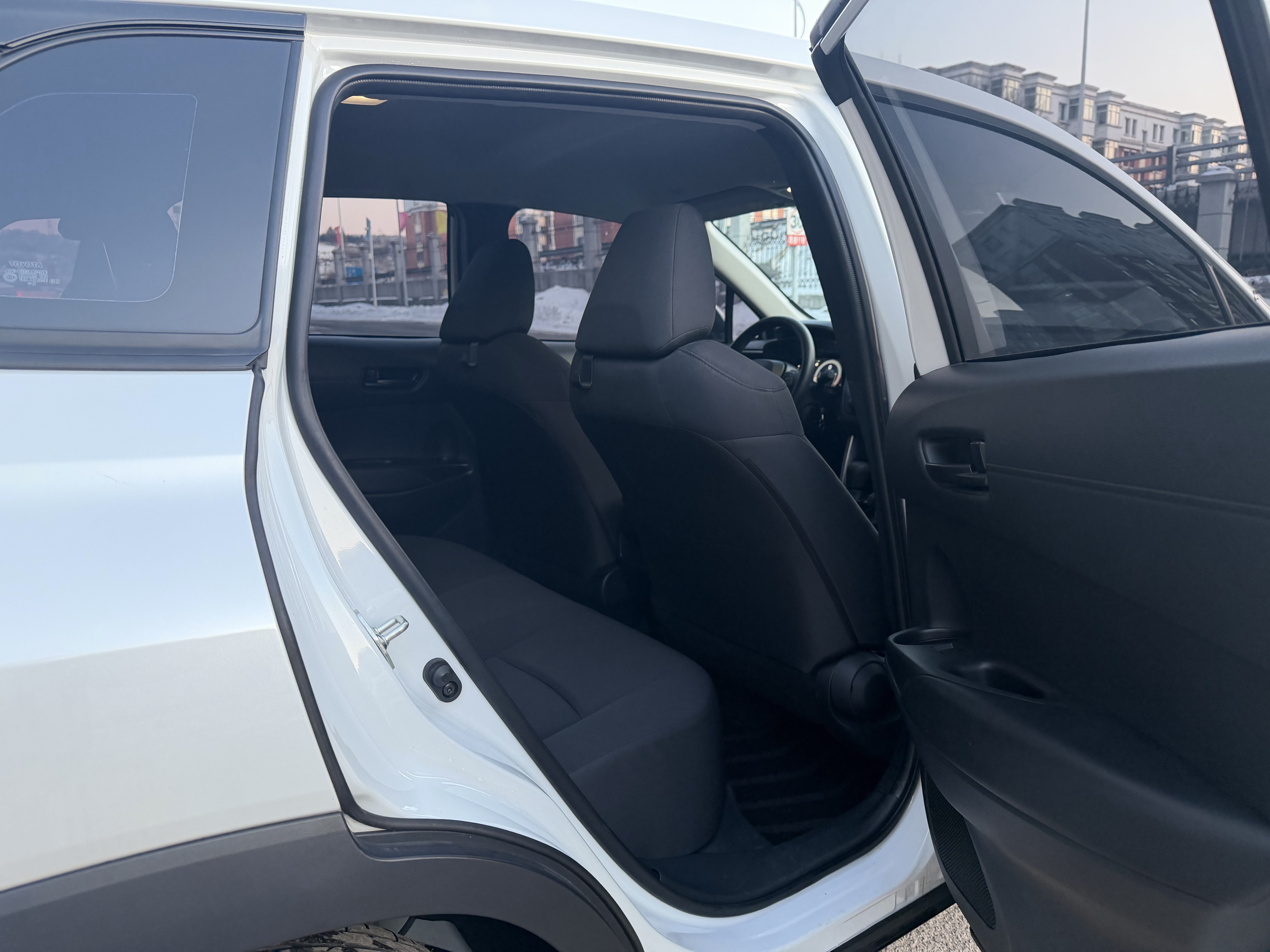 Toyota Corolla Cross 2024 immagine di auto #12