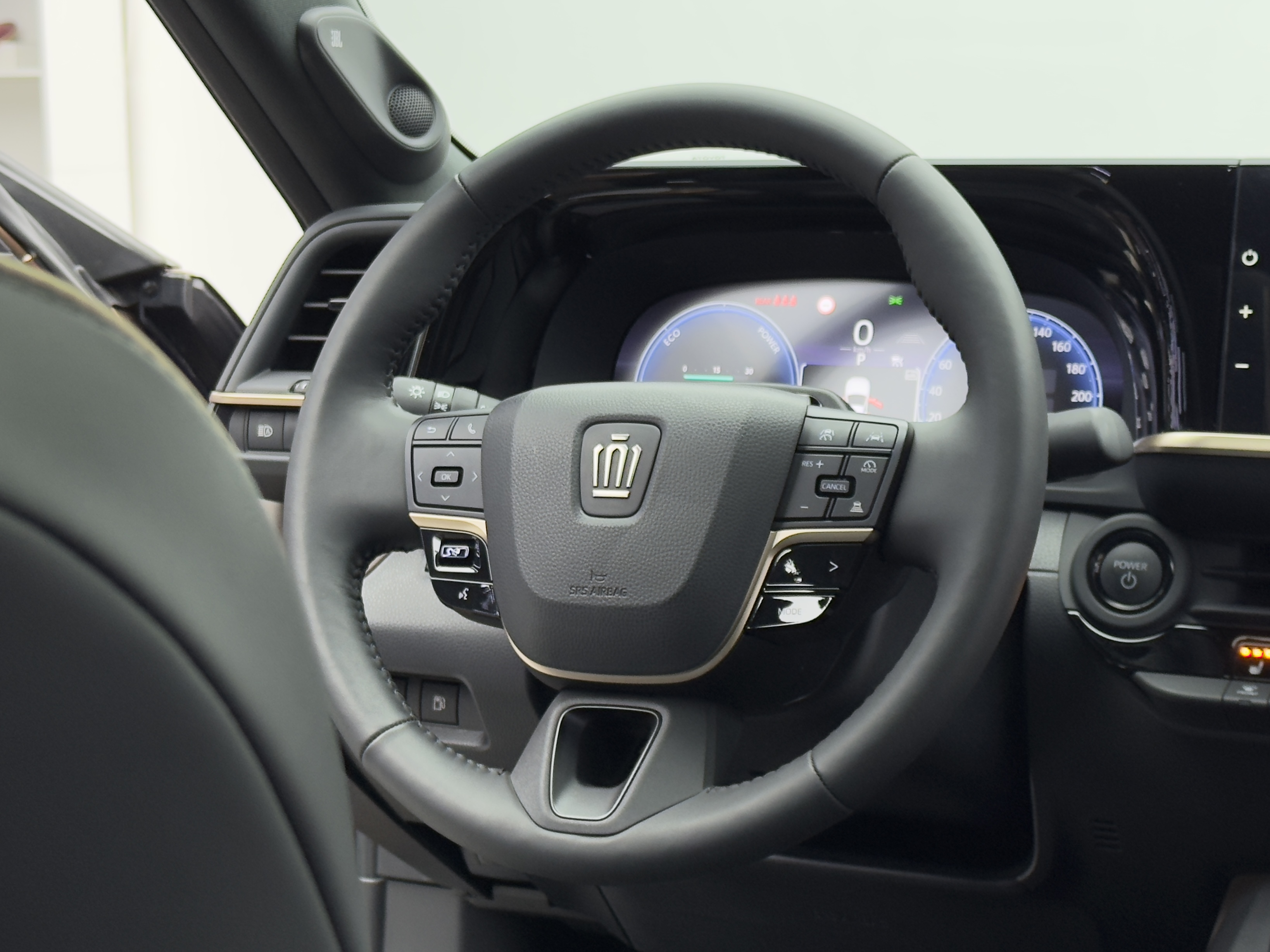 Toyota CrownSportCross 2026 image de voiture #12