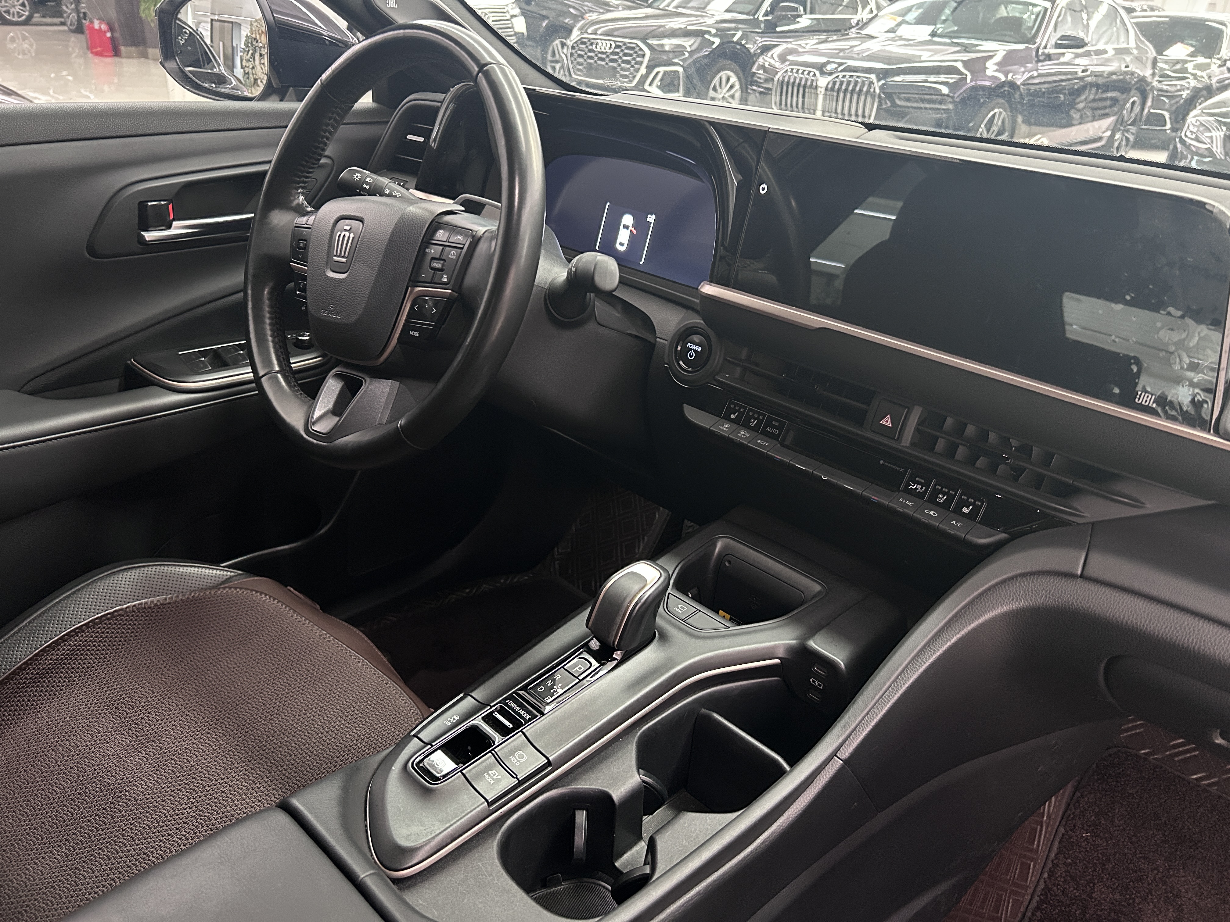 Toyota CrownSportCross 2023 image de voiture #12