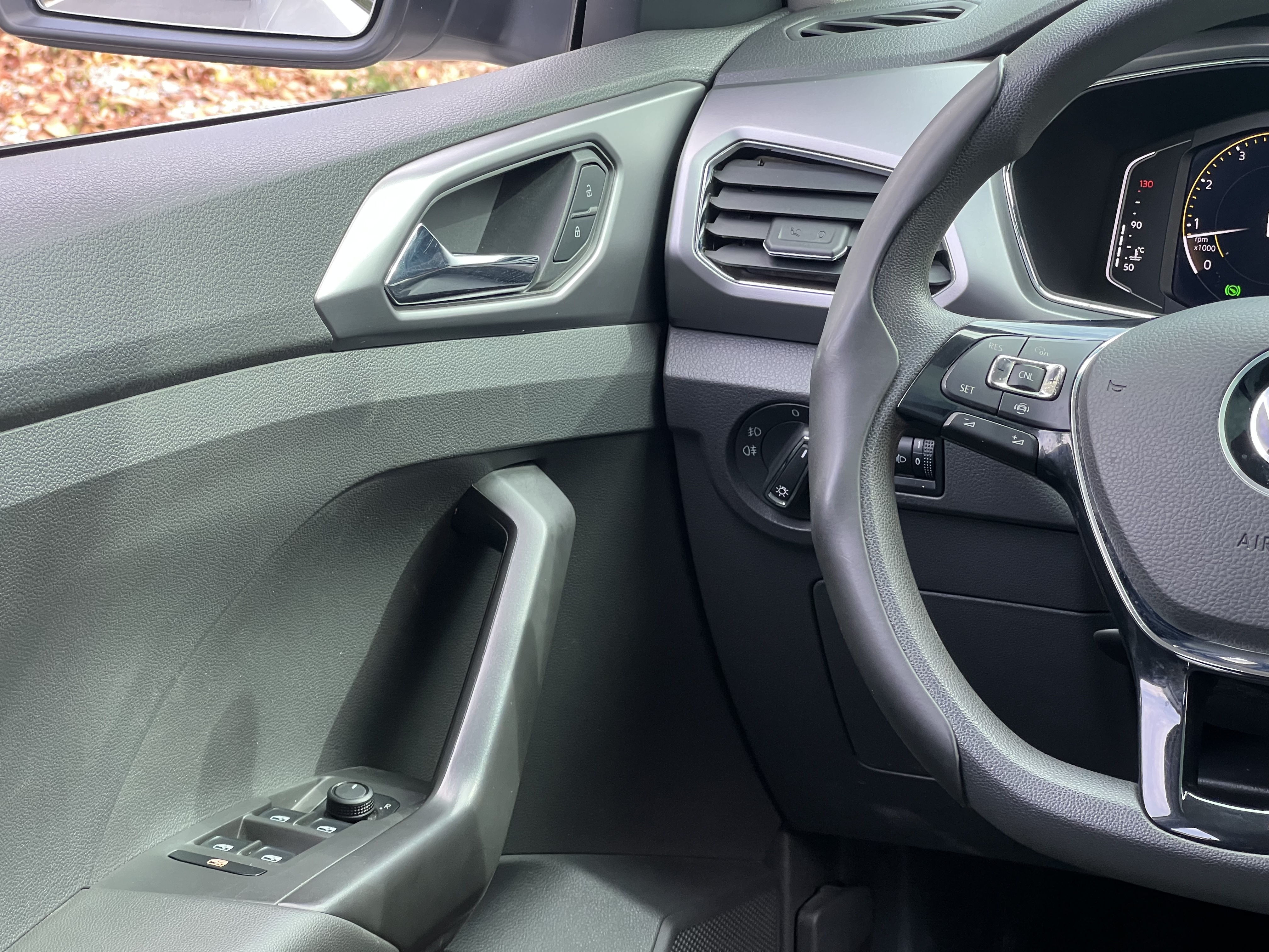 Volkswagen T-Cross 2024 #12 Volkswagen T-Cross 2024 car image #12