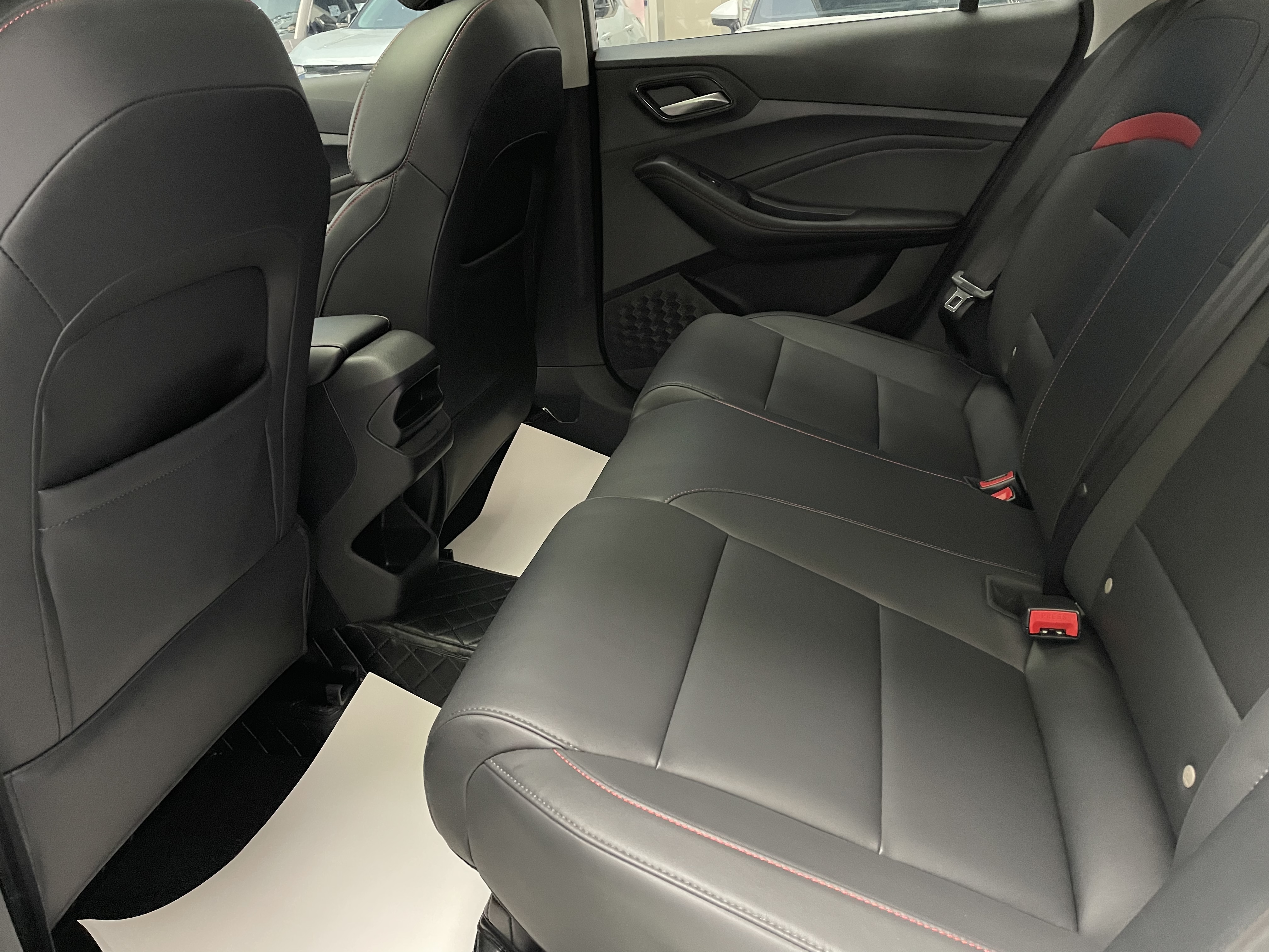 5 2023 #12 5 2023 immagine di auto #12