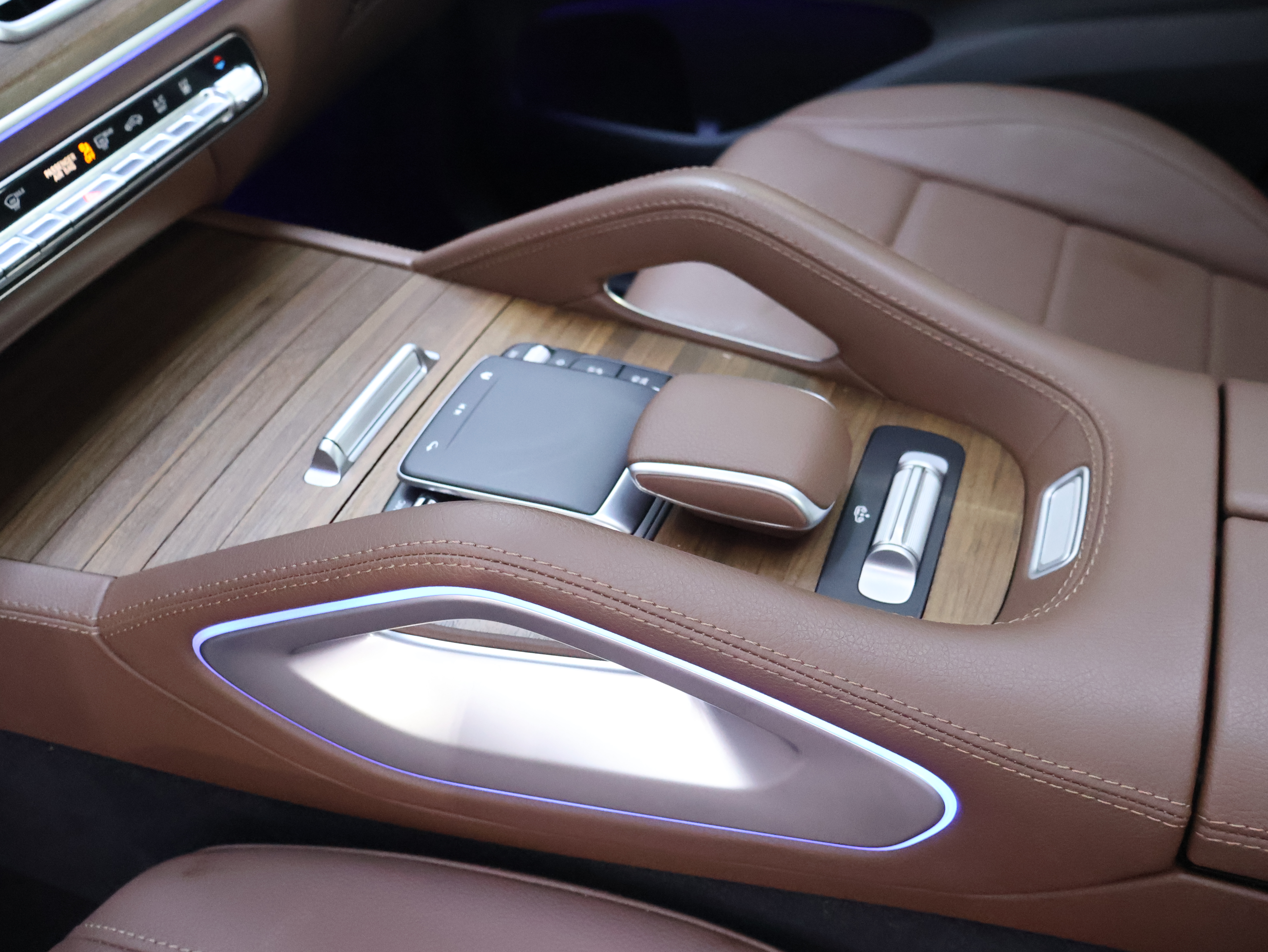 Mercedes-Benz GLE Class New Energy 2023 car image #12