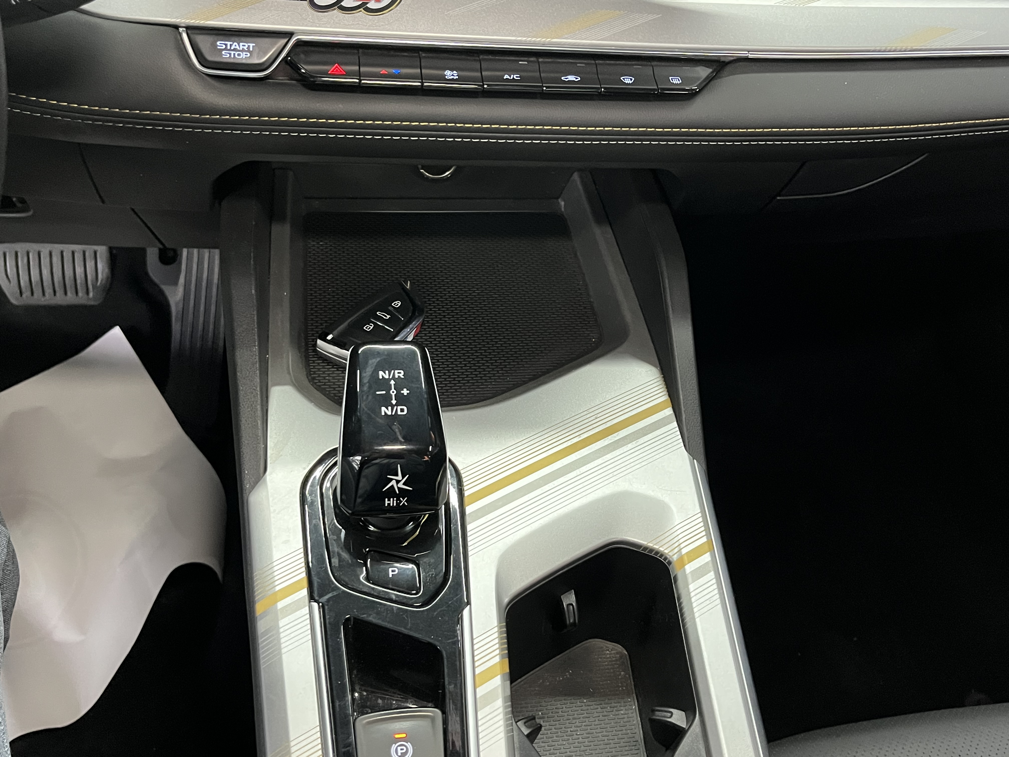 Emgrand L HiP 2024 #12 Emgrand L HiP 2024 car image #12