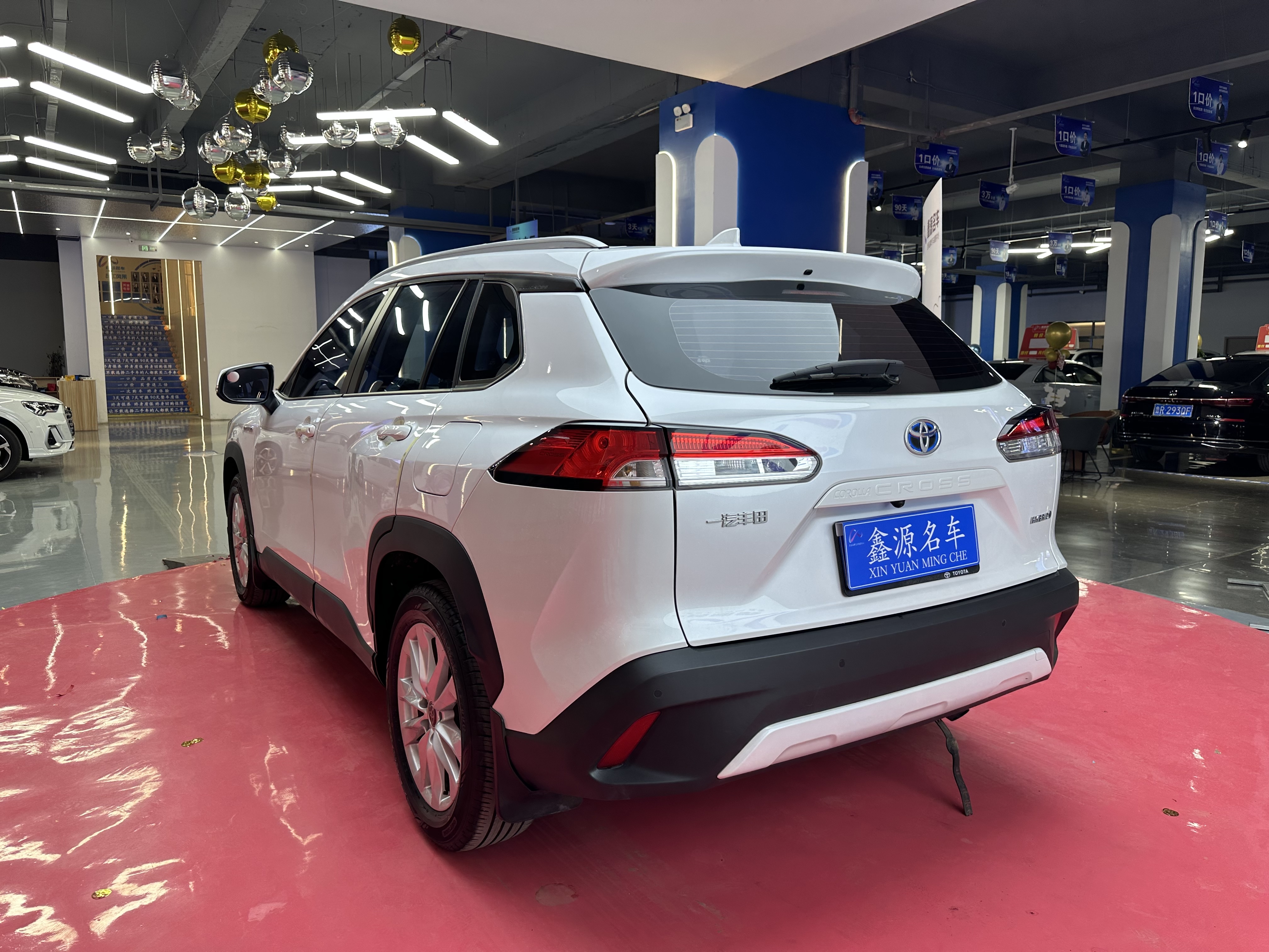 Toyota Corolla Cross 2024 car image #12