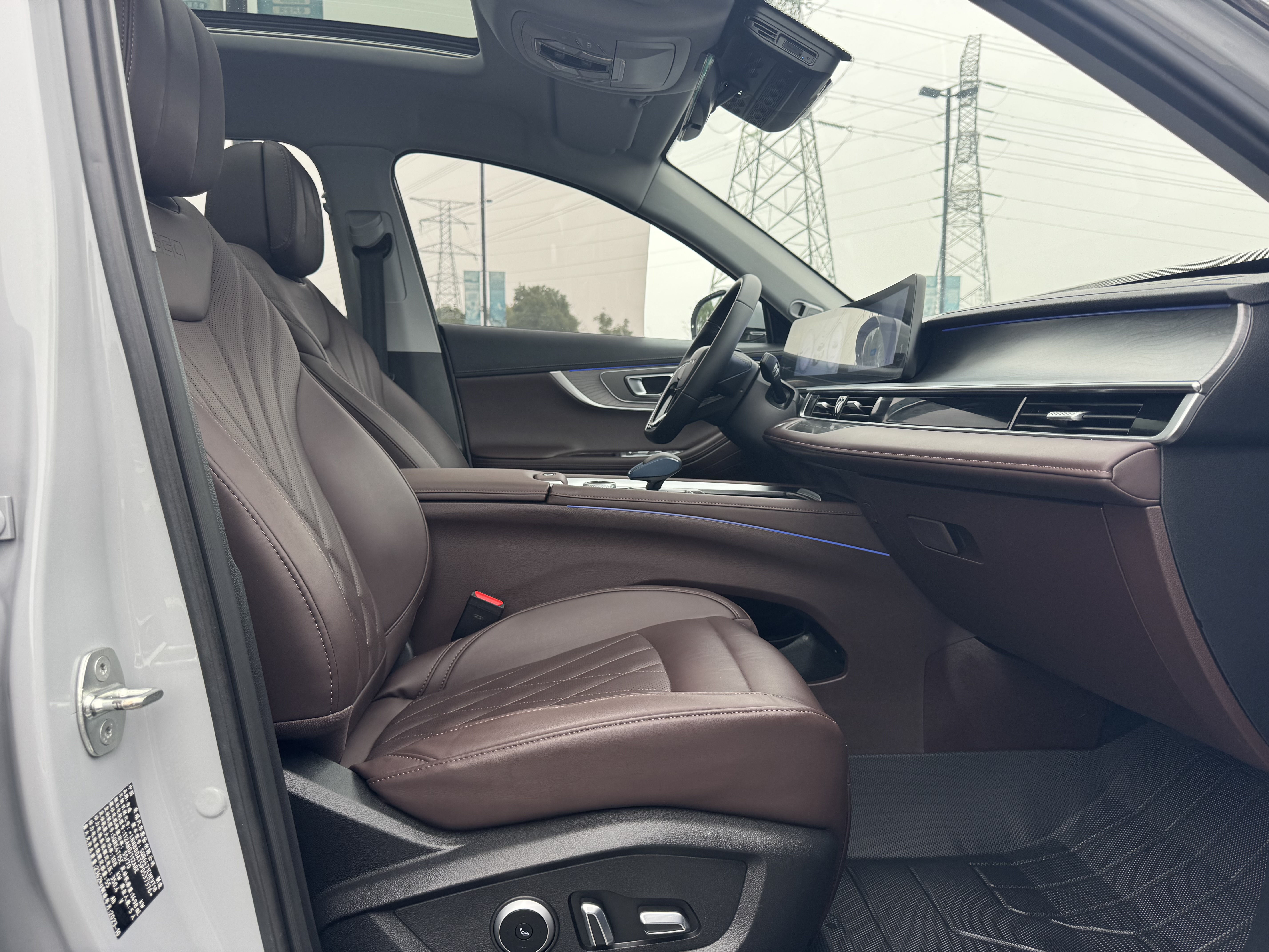 Chery Tiggo 8 PRO New Energy 2023 car image #12