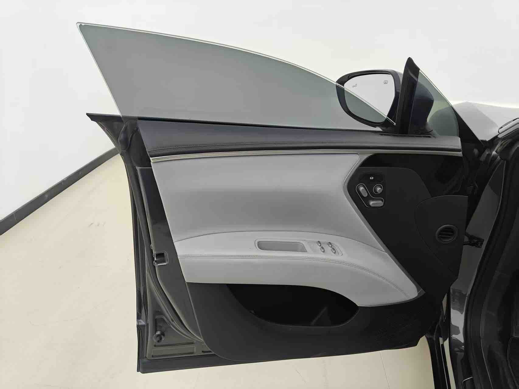 Avatr 2023 car image #12