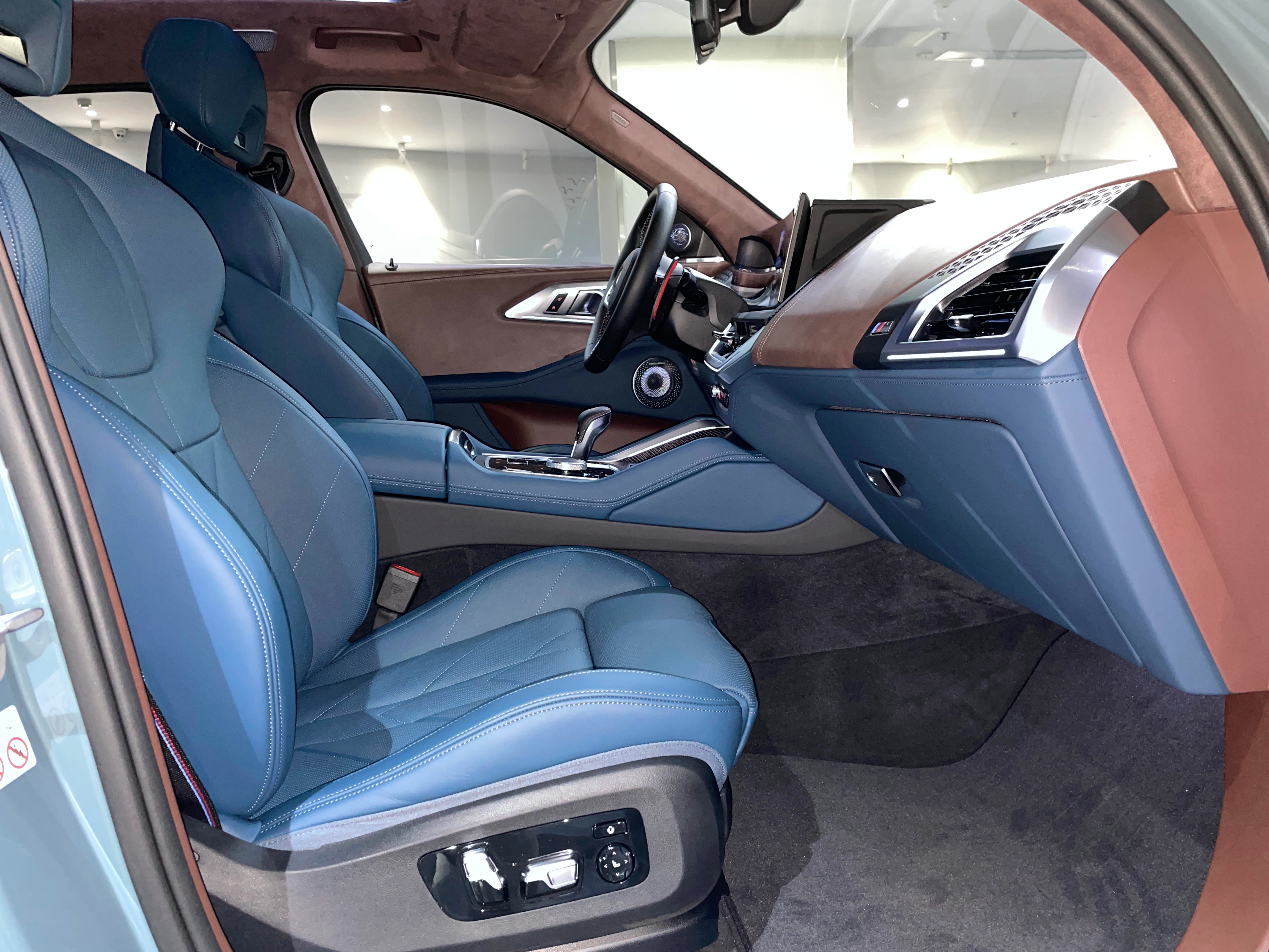 BMW XM 2024 car image #12