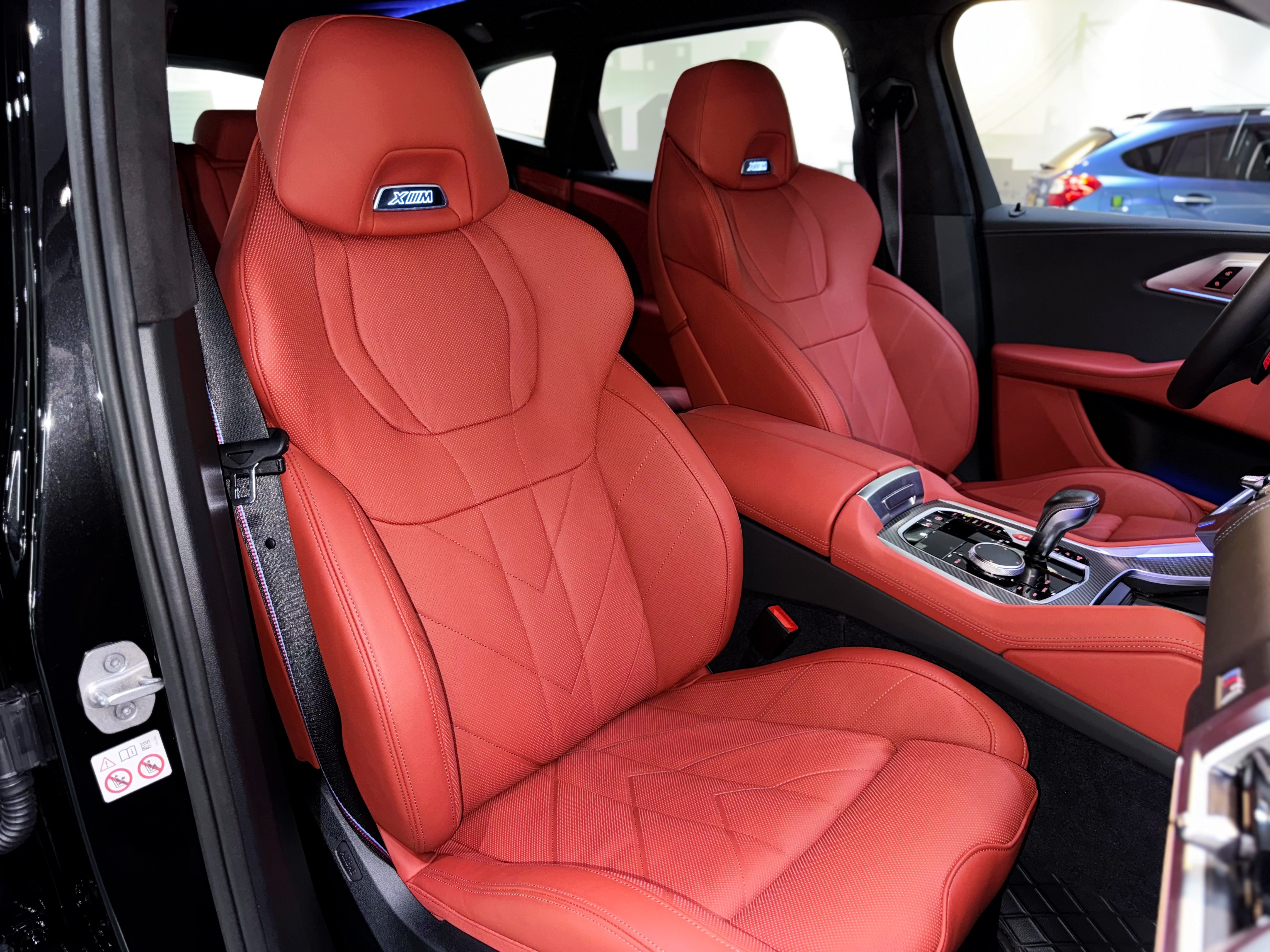 BMW XM 2025 صورة سيارة #12