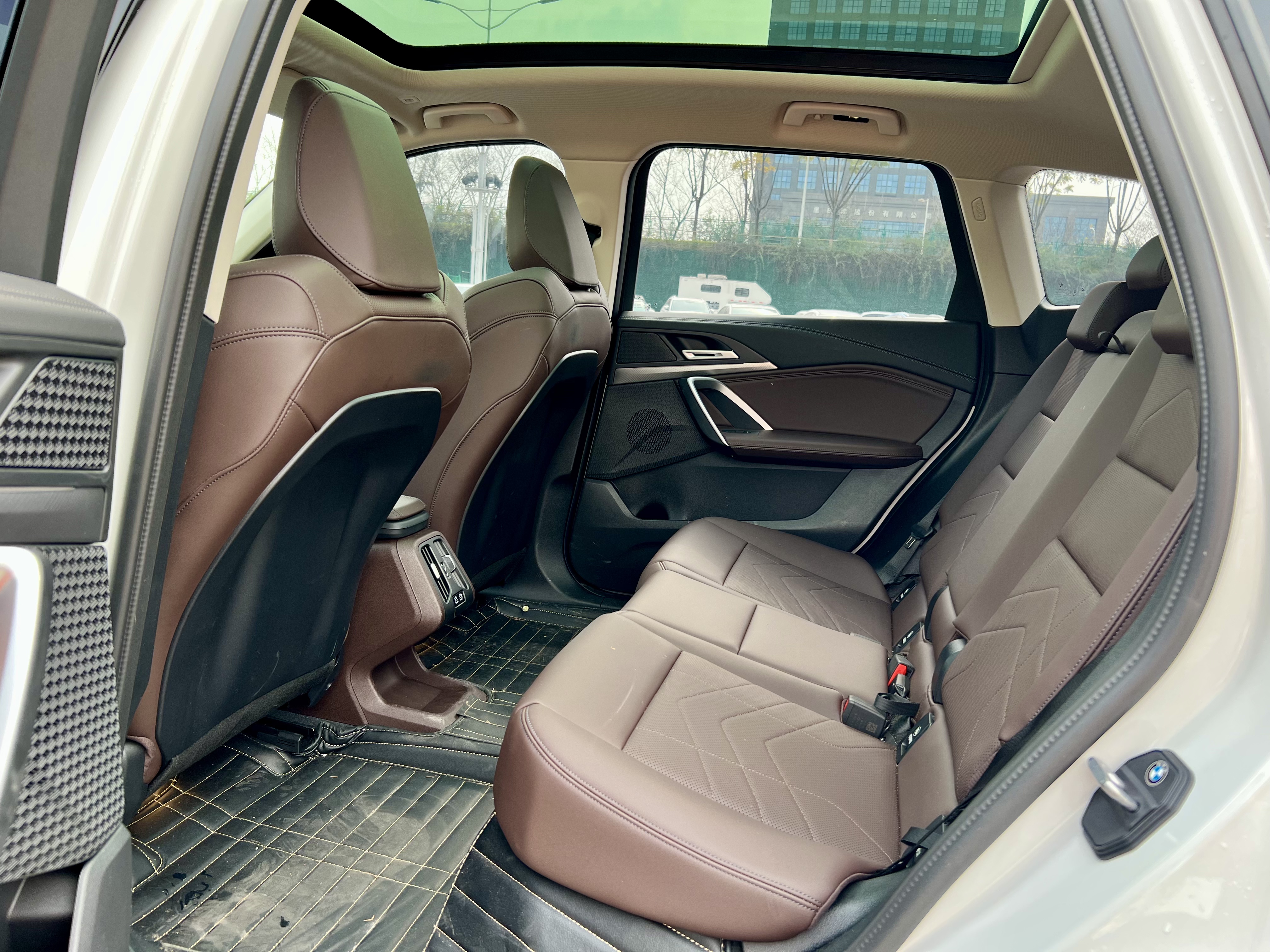 BMW iX1 2025 #12 BMW iX1 2025 immagine di auto #12