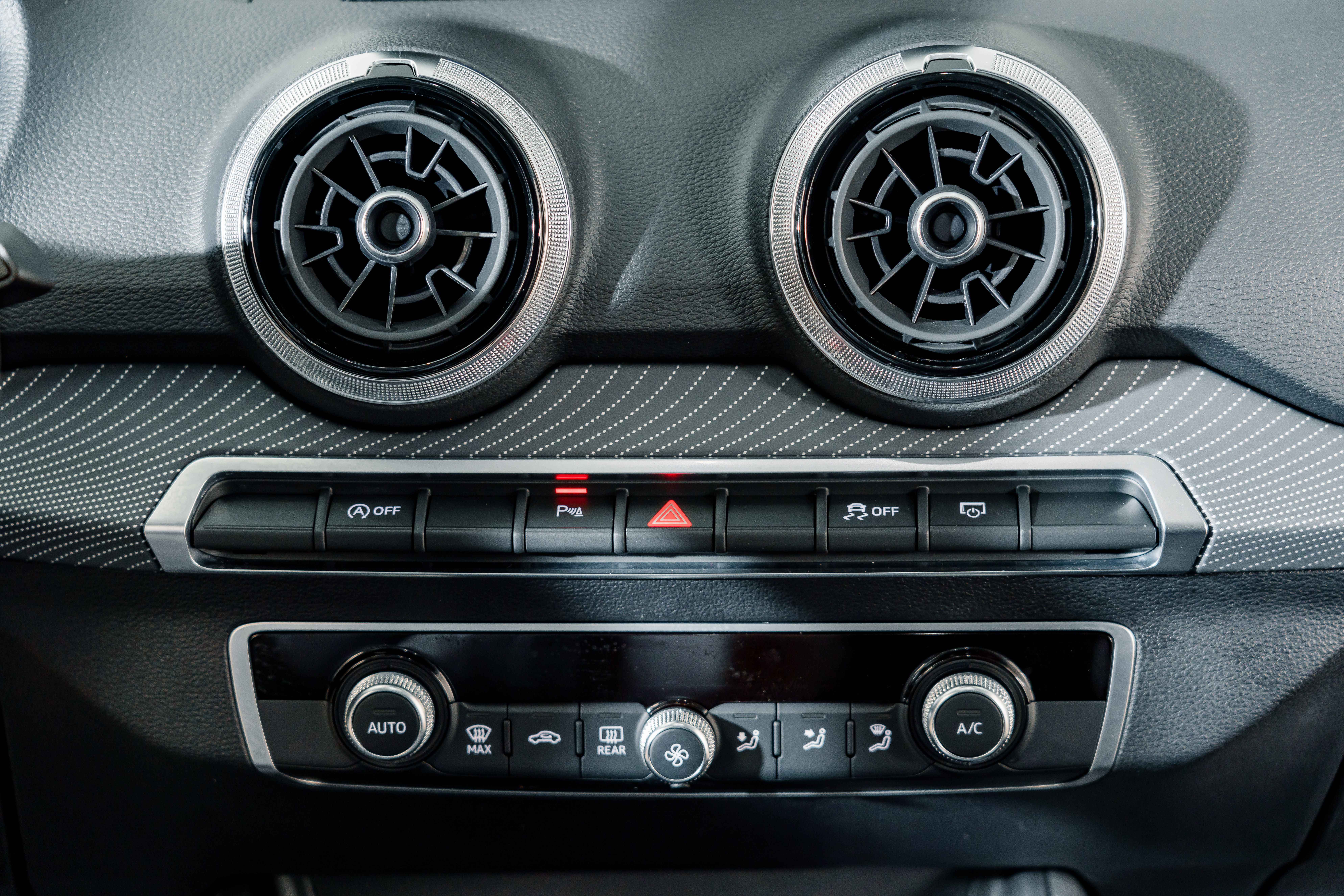 Q2L 2025 #12 Q2L 2025 car image #12